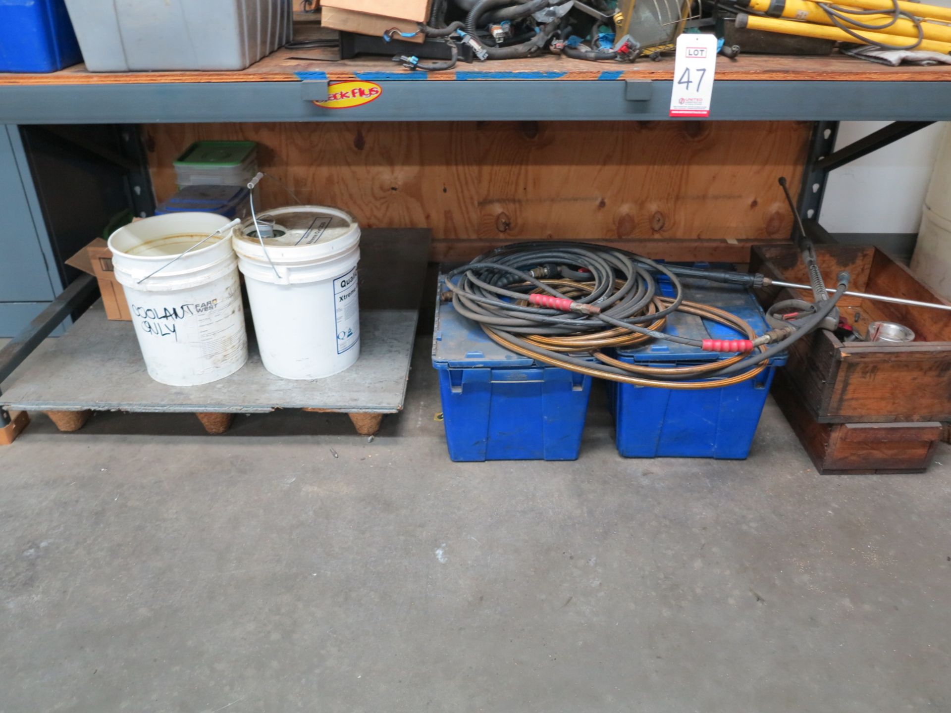 LOT - CONTENTS ONLY OF (1) SECTION PALLET RACK, TO INCLUDE: LIGHT ON STAND, PRESSURE WASHER HOSES,