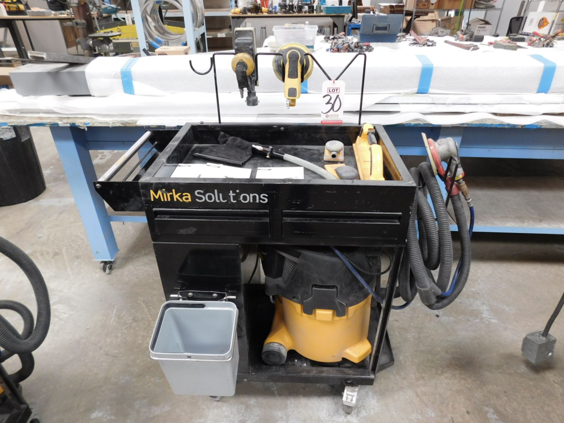 LOT - MIRKA (SANDING) SOLUTION TROLLEY W/ PNEUMATIC BOX (PUMP), DUST EXTRACTOR 912, 3" X 8"