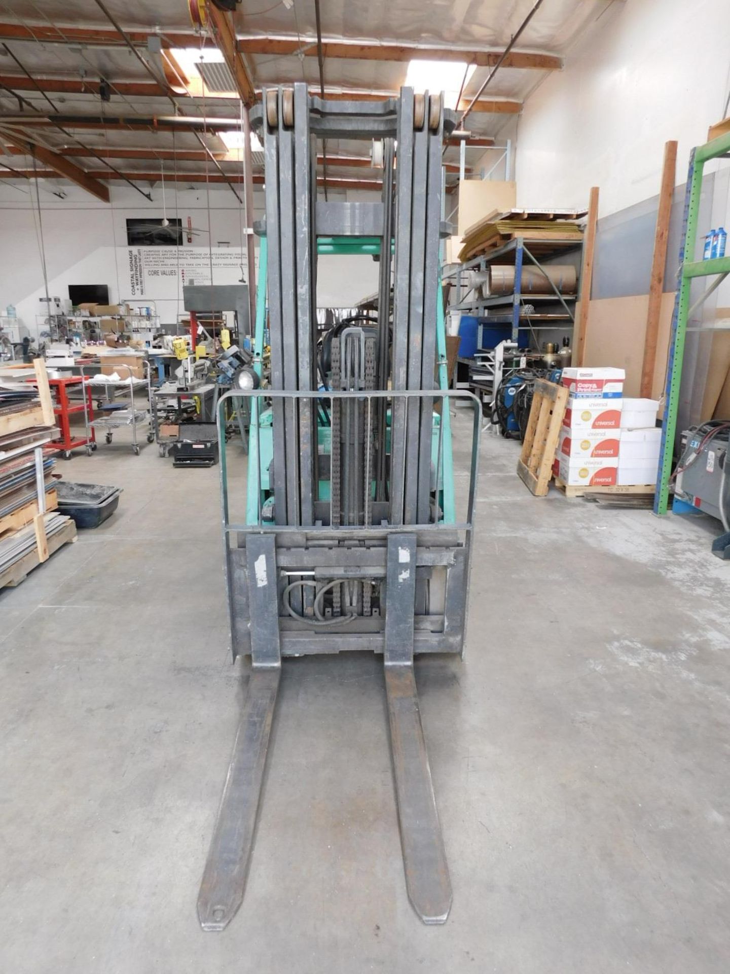 MITSUBISHI 6,000 LB CAPACITY ELECTRIC FORKLIFT, MODEL 2FBC30, S/N A2BC320072, SOLID TIRES, 3-STAGE - Image 4 of 9