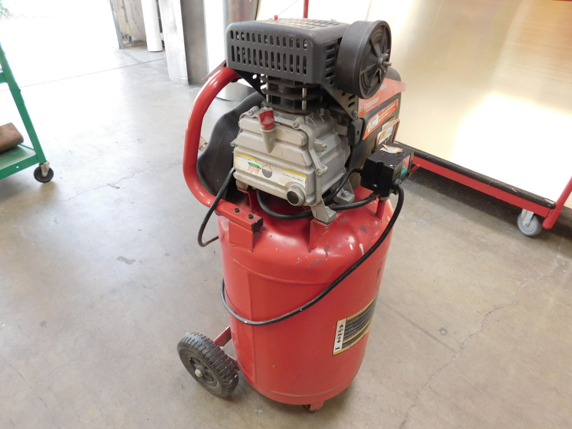 SNAP-ON 20-GALLON PORTABLE AIR COMPRESSOR, MODEL 691915, 120V/SINGLE PHASE, 125 PSI, S/N - Image 3 of 5