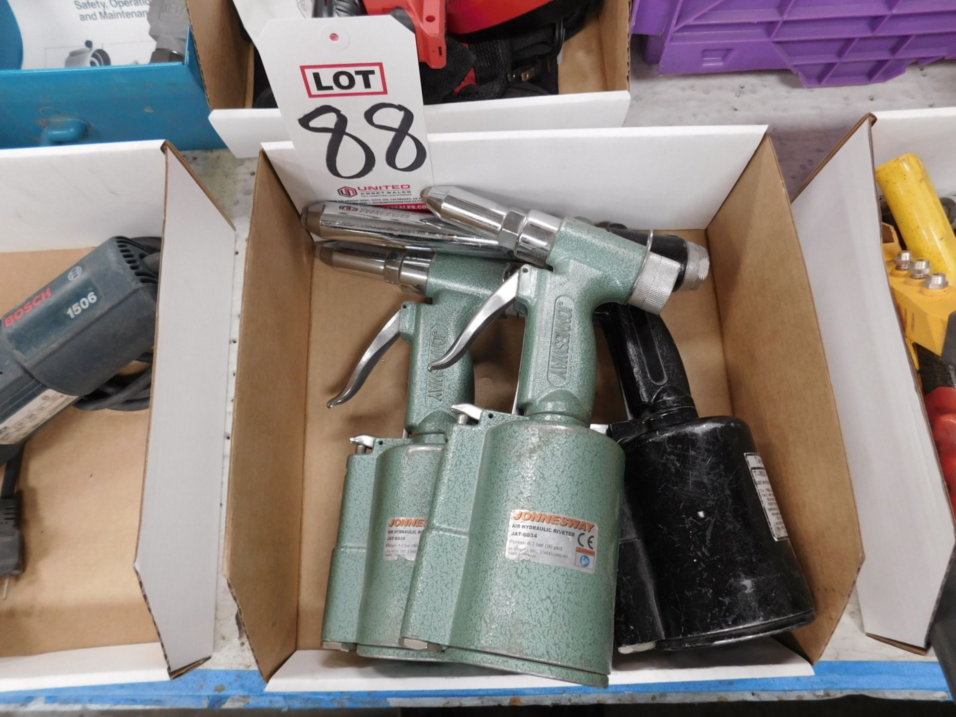 LOT - (2) JONNESWAY JAT-6034 AIR HYDRAULIC RIVETER AND (1) TAYLOR PNEUMATIC TOOL T-7892A 1/4" HD