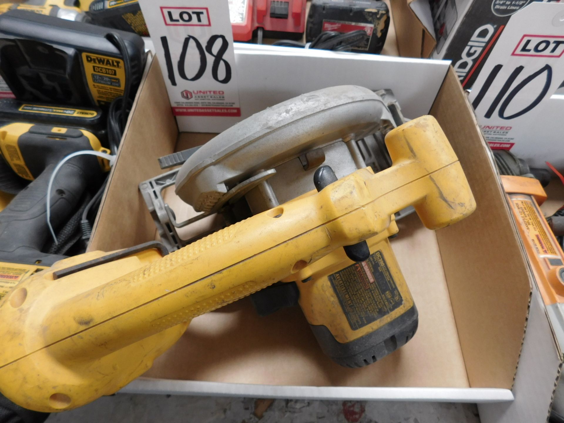 DEWALT DC390 6-1/2" CORDLESS CIRCULAR SAW, NO BATTERY OR CHARGER