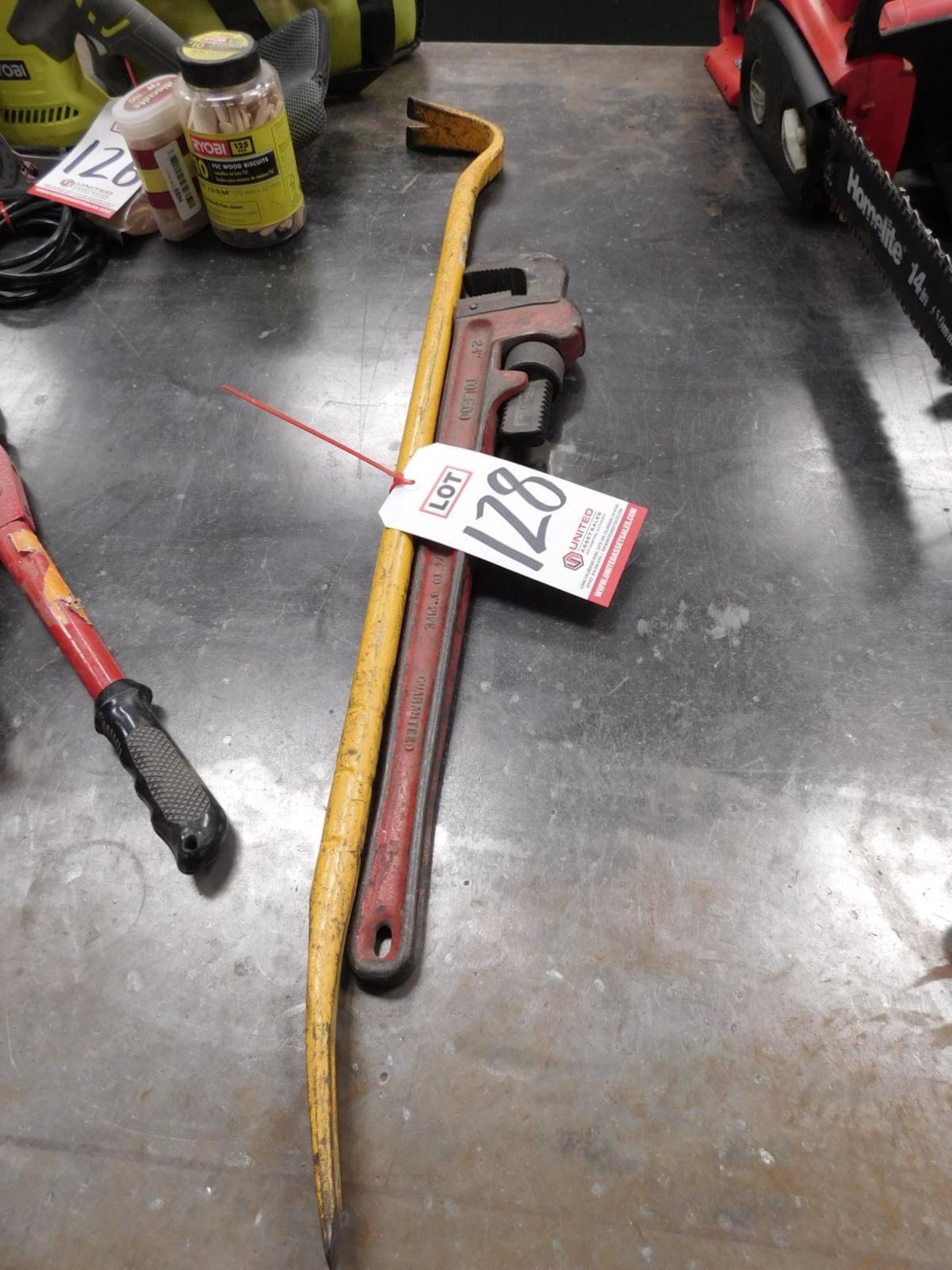 LOT - (1) TOLEDO 24" PIPE WRENCH AND (1) 36" CROW BAR