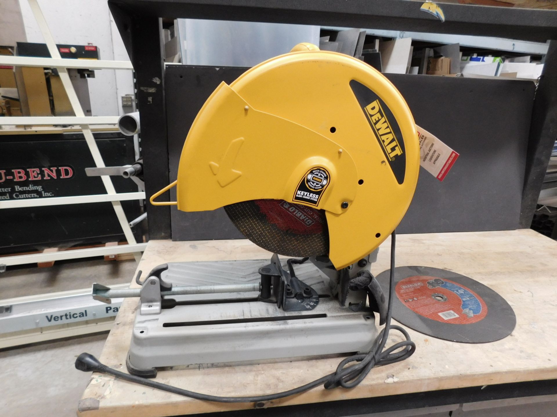 DEWALT 14" CUT OFF SAW, 15 AMP, CORDED, W/ QUICK-CHANGE KEYLESS BLADE SYSTEM