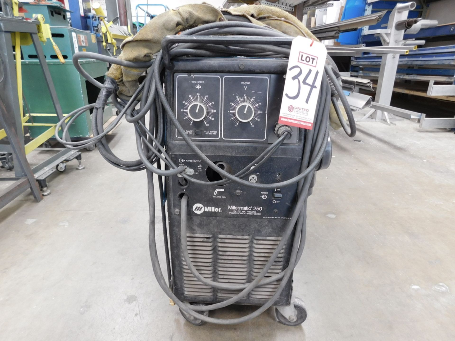 MILLER MILLERMATIC 250 CV/DC ARC WELDING POWER SOURCE/WIRE FEEDER, STOCK NO. 903291, S/N KF894033