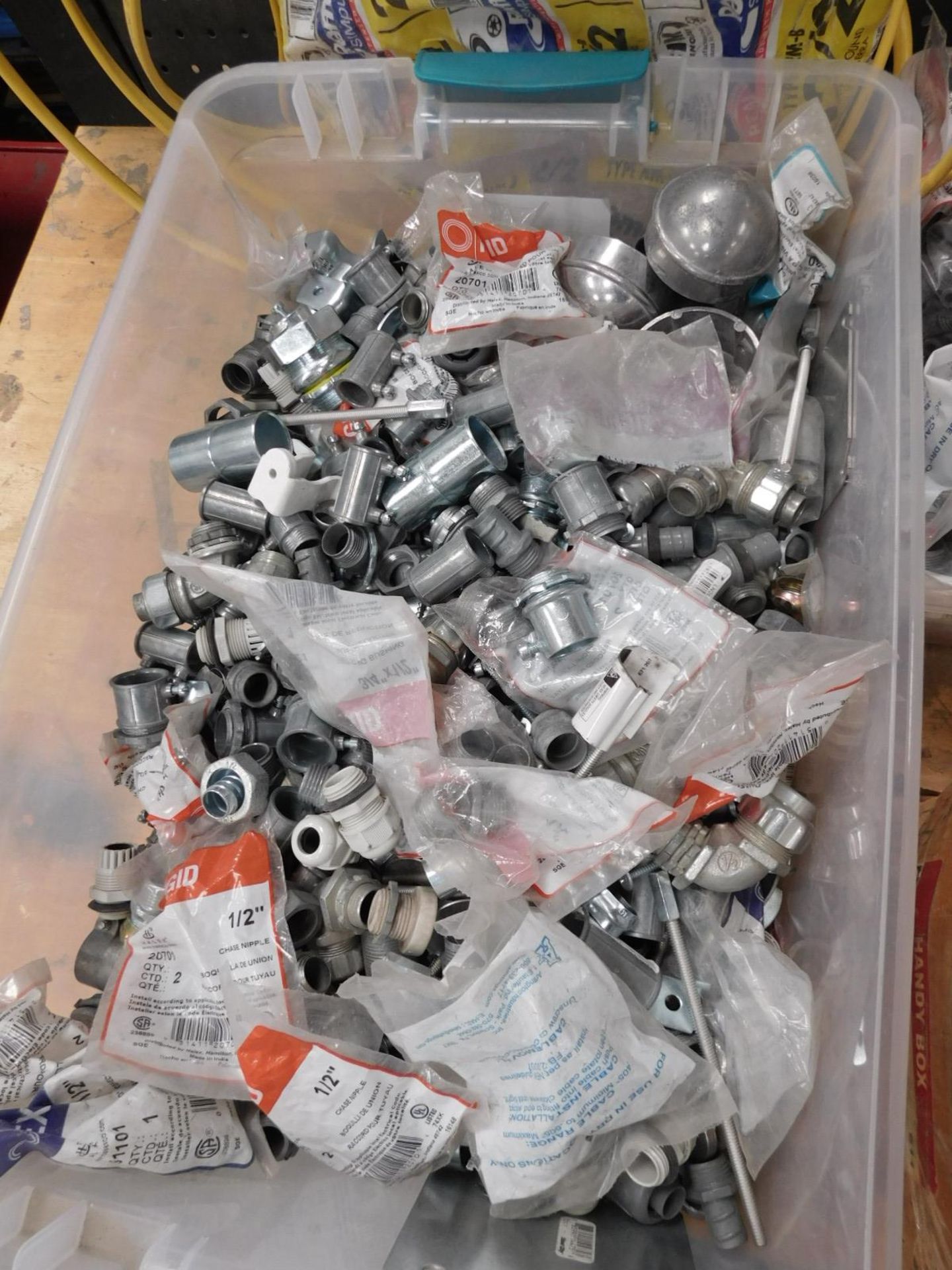 LOT - ELECTRIC CONDUIT FITTINGS, HANGERS, BOXES, FLEXIBLE METAL CONDUIT, ETC. - Image 2 of 6