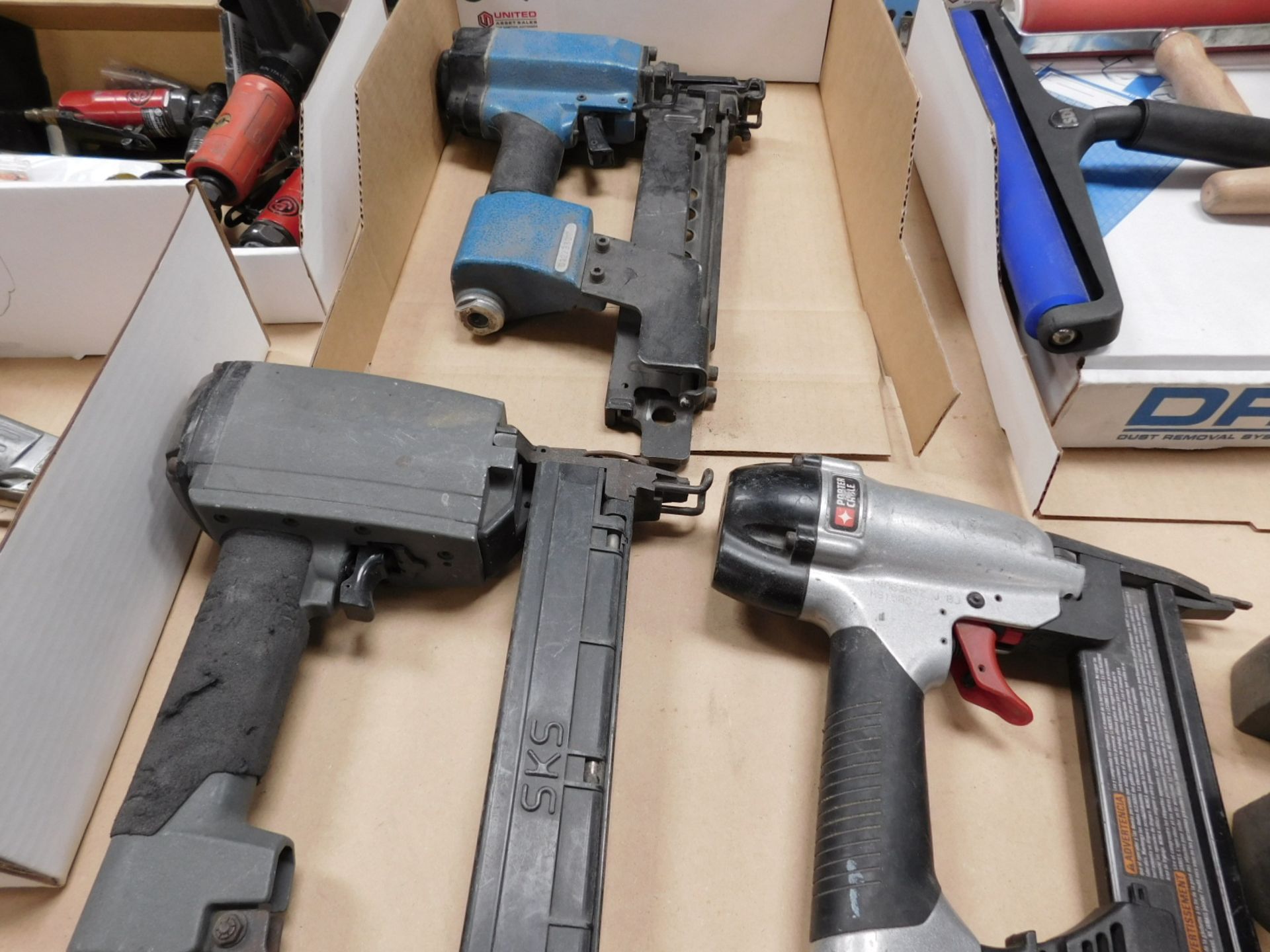 LOT - (2) PNEUMATIC STAPLE GUNS AND (1) PORTER CABLE NS150C BRAD NAILER - Image 2 of 2