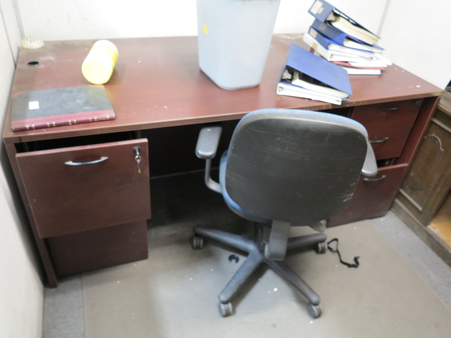 LOT - CONTENTS OF OFFICE