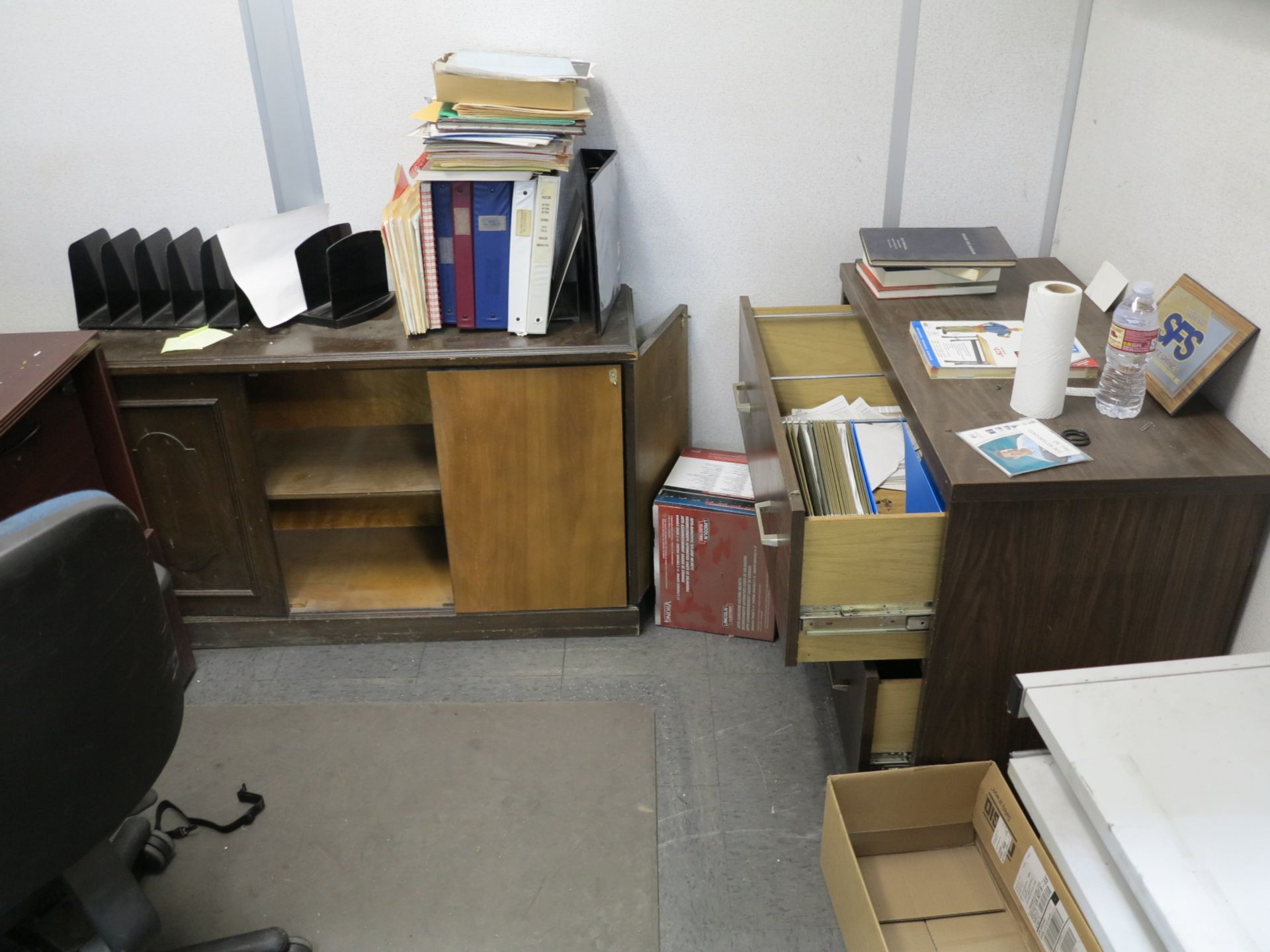 LOT - CONTENTS OF OFFICE - Image 2 of 3