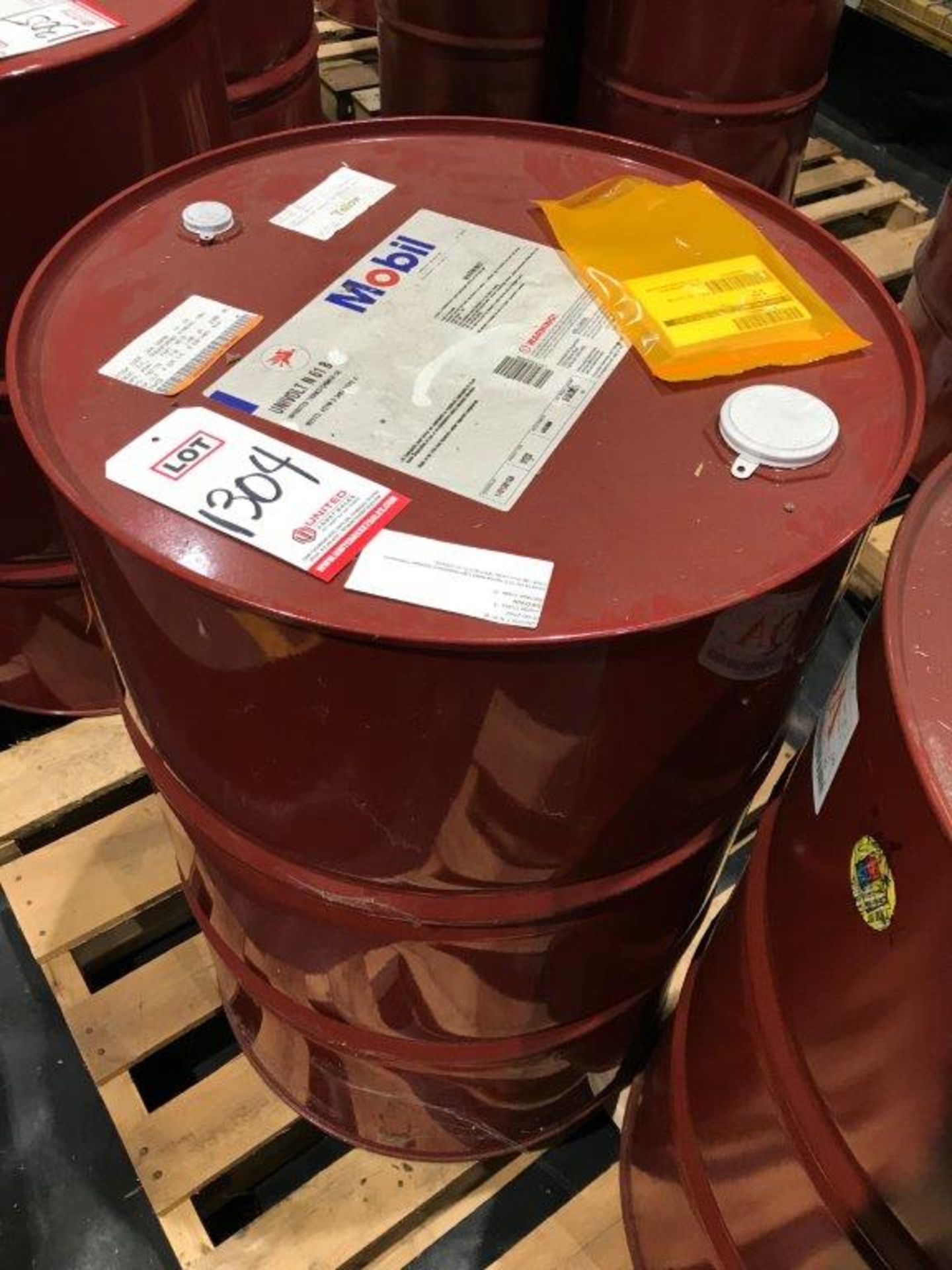 55 GALLON DRUM MOBIL UNIVOLT N 61 B TRANSFORMER OIL