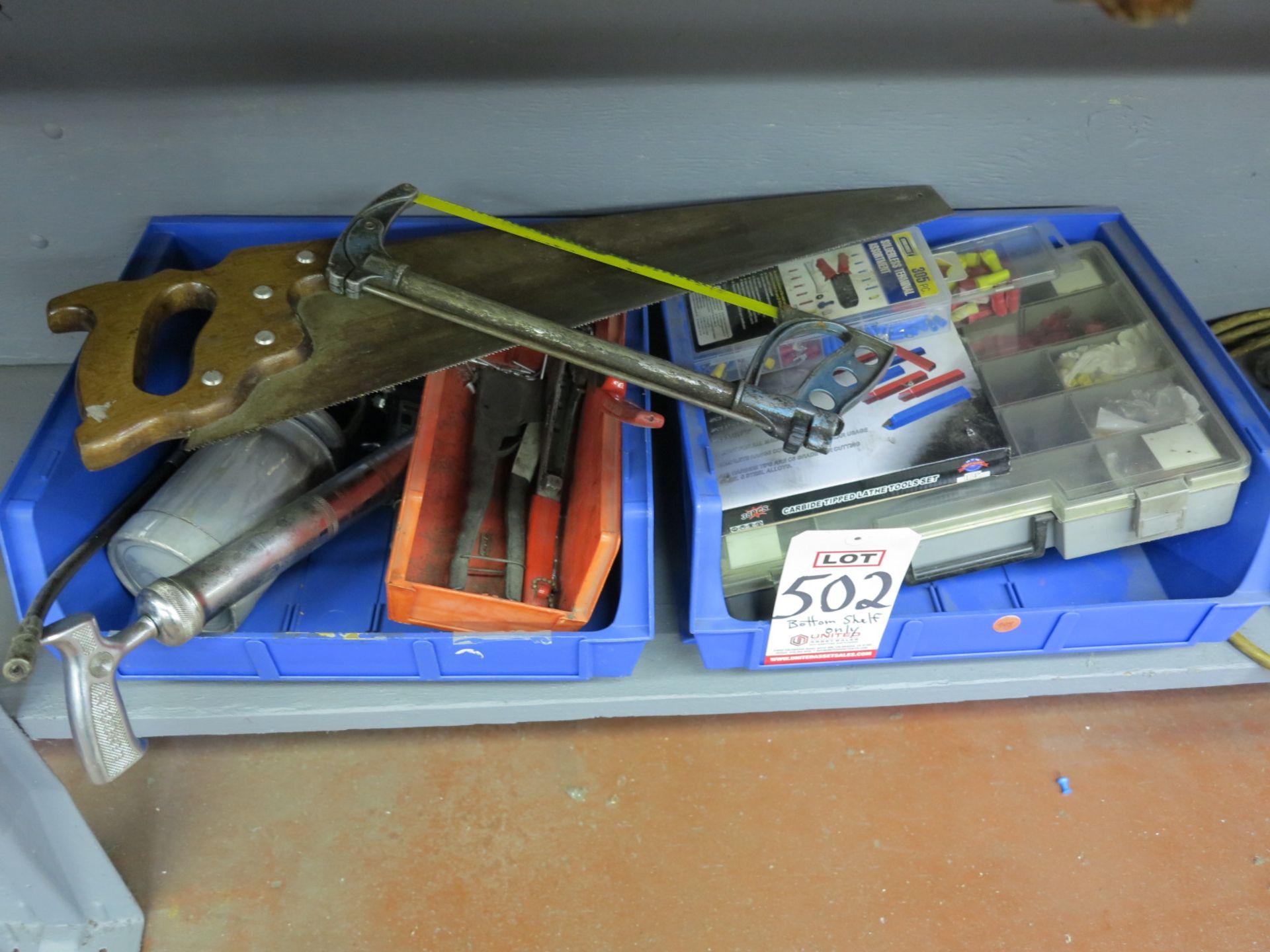 LOT - CONTENTS OF BOTTOM SHELF OF WORKBENCH, TO INCLUDE: SCHAUER CHARGE MASTER BATTERY CHARGER AND