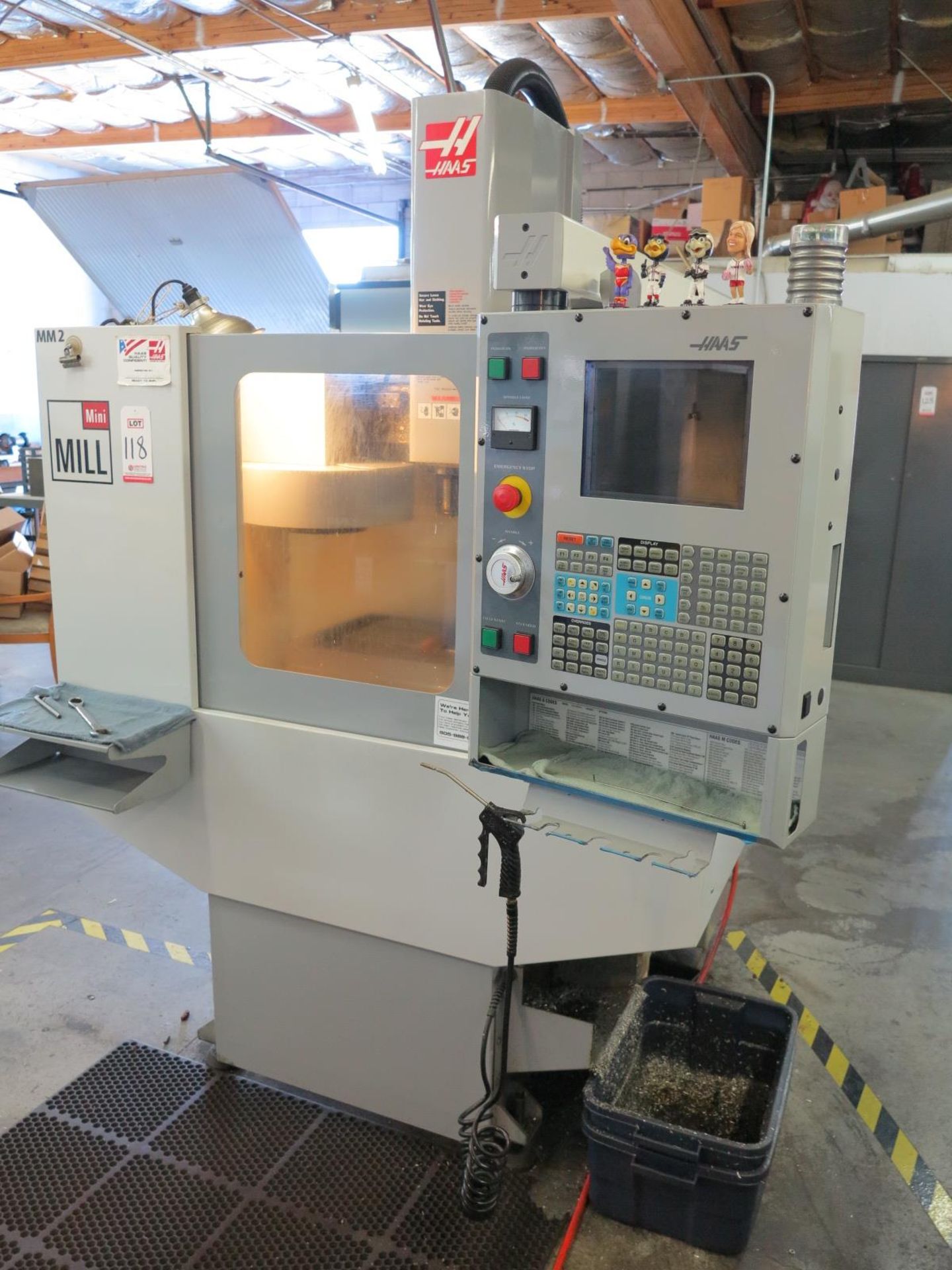 2004 HAAS MINI MILL CNC VERTICAL MILL, S/N 35025, 16" X, 12" Y, 10" Z, 36" X 12" TABLE, 10,000 RPM - Image 6 of 11