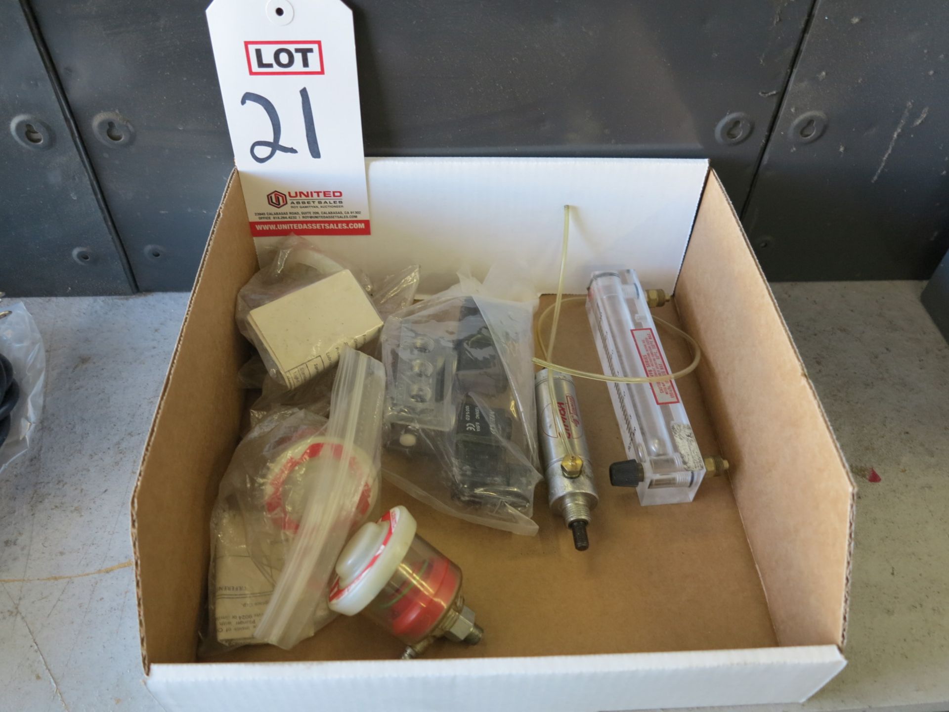 LOT - SMALL MACHINE PARTS