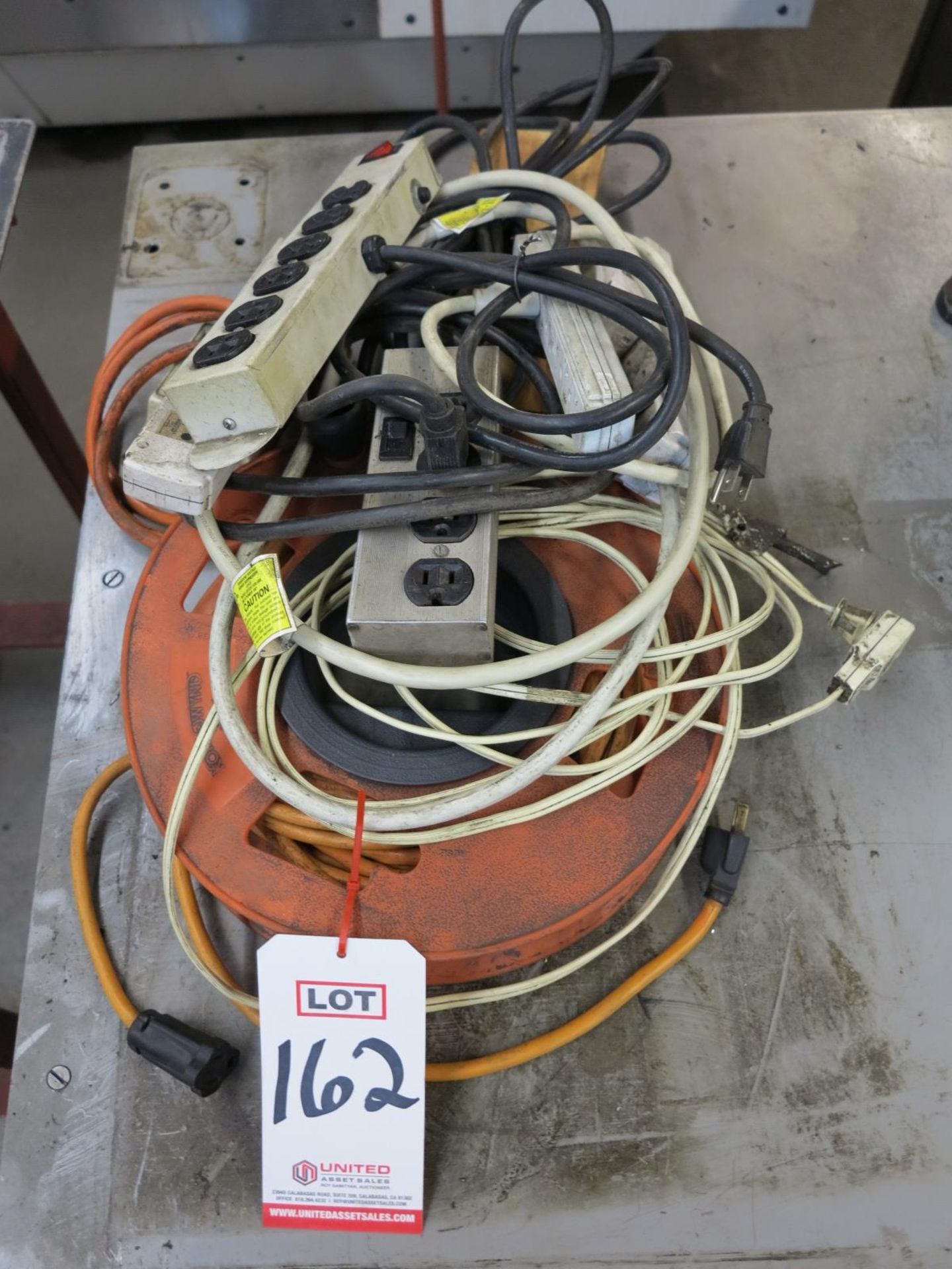 LOT - POWER STRIPS AND EXTENSION CORDS