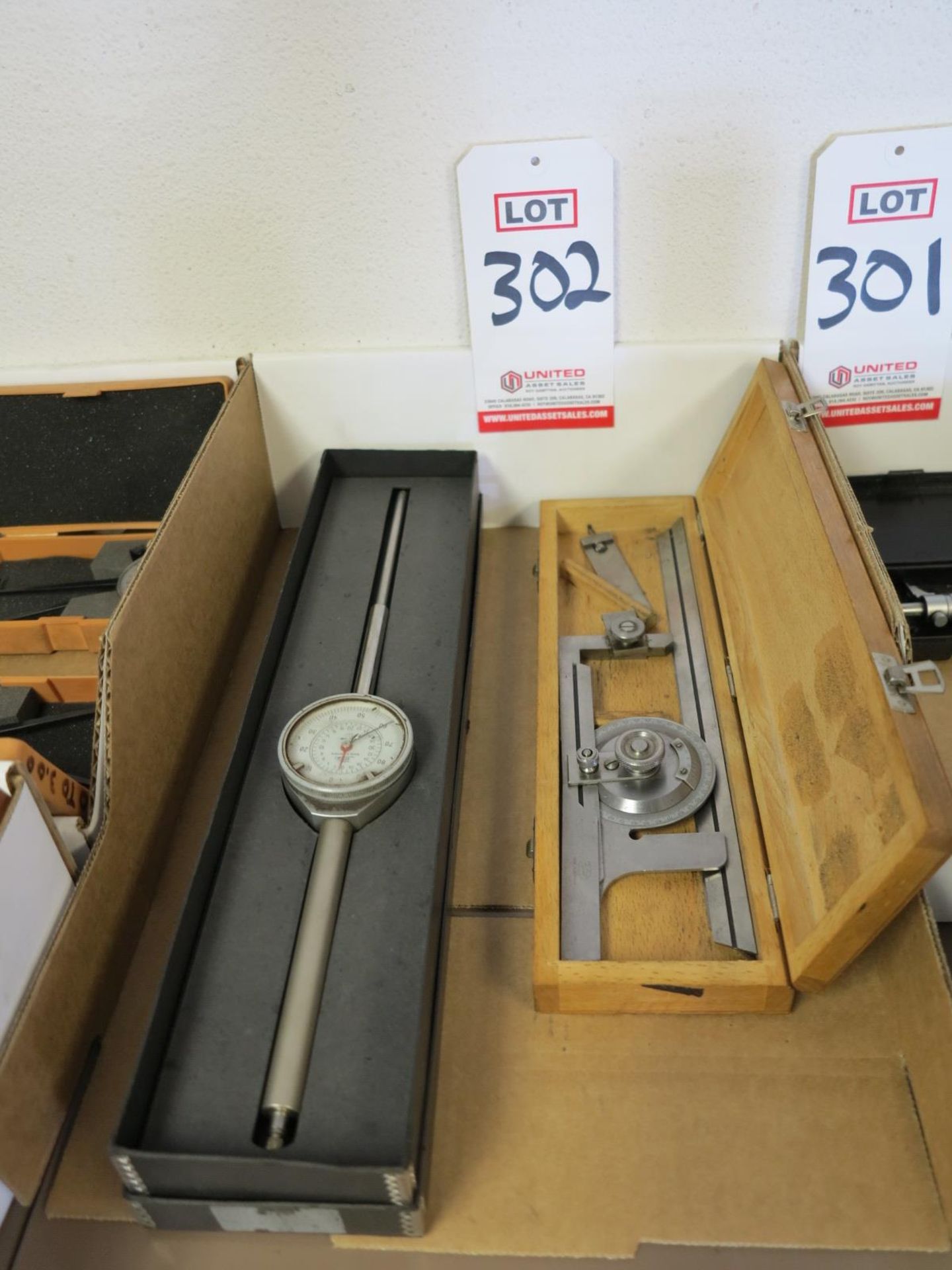 LOT - (1) DIAL INDICATOR AND (1) PROTRACTOR SET