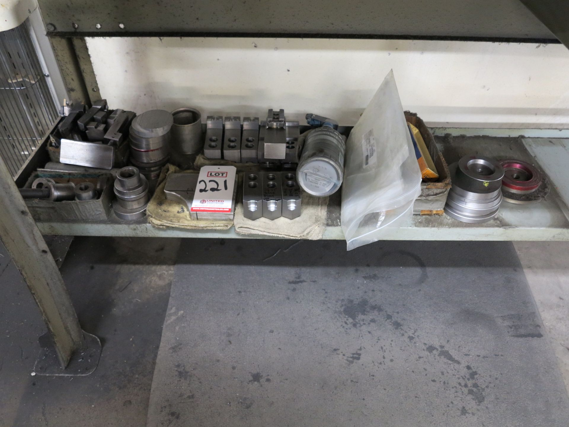 LOT - LATHE TOOLING AND CHUCK JAWS
