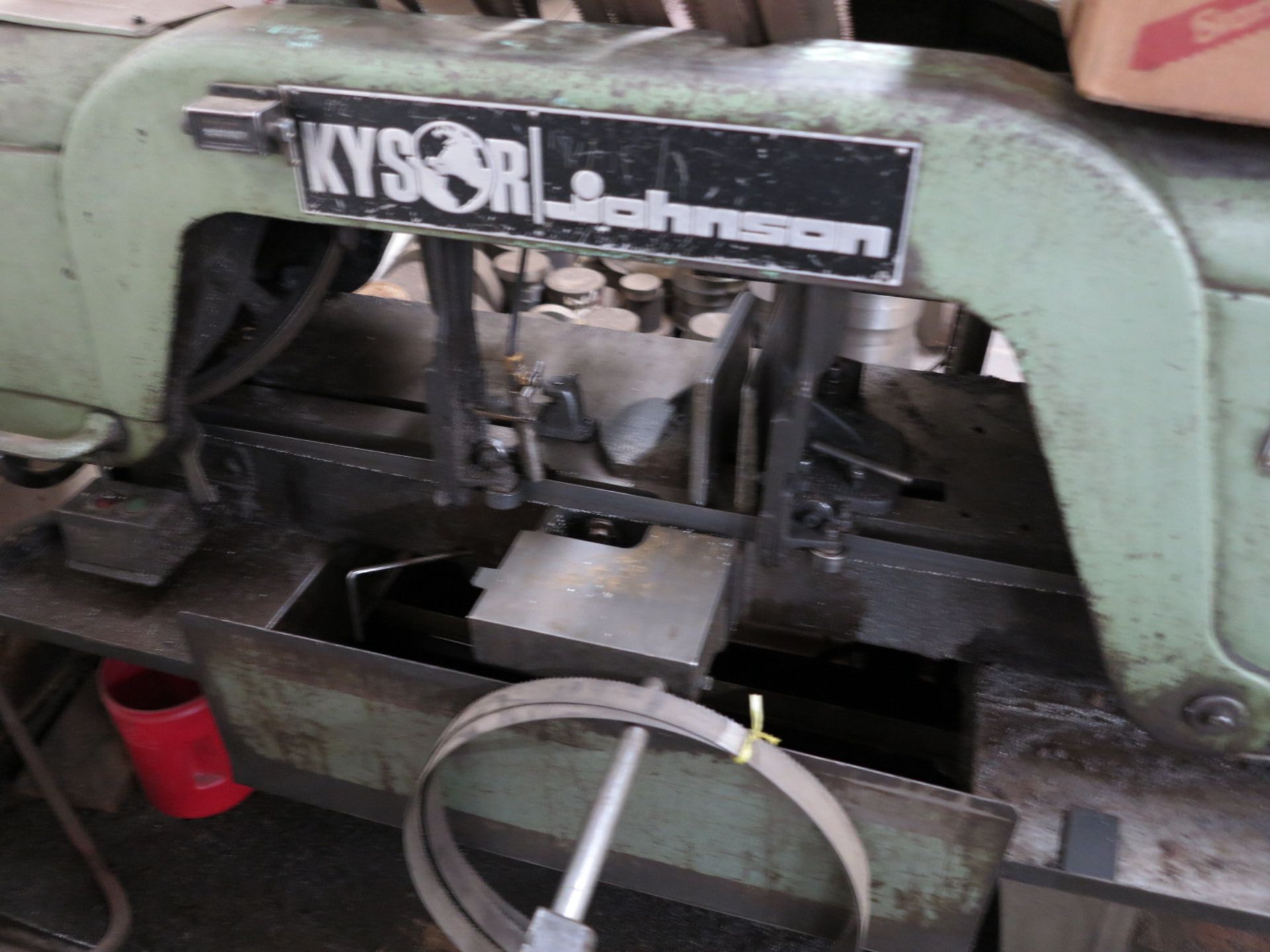 KYSOR JOHNSON HORIZONTAL BAND SAW, MODEL J, S/N H23968, W/ BOX OF NEW & USED BLADES - Image 4 of 4