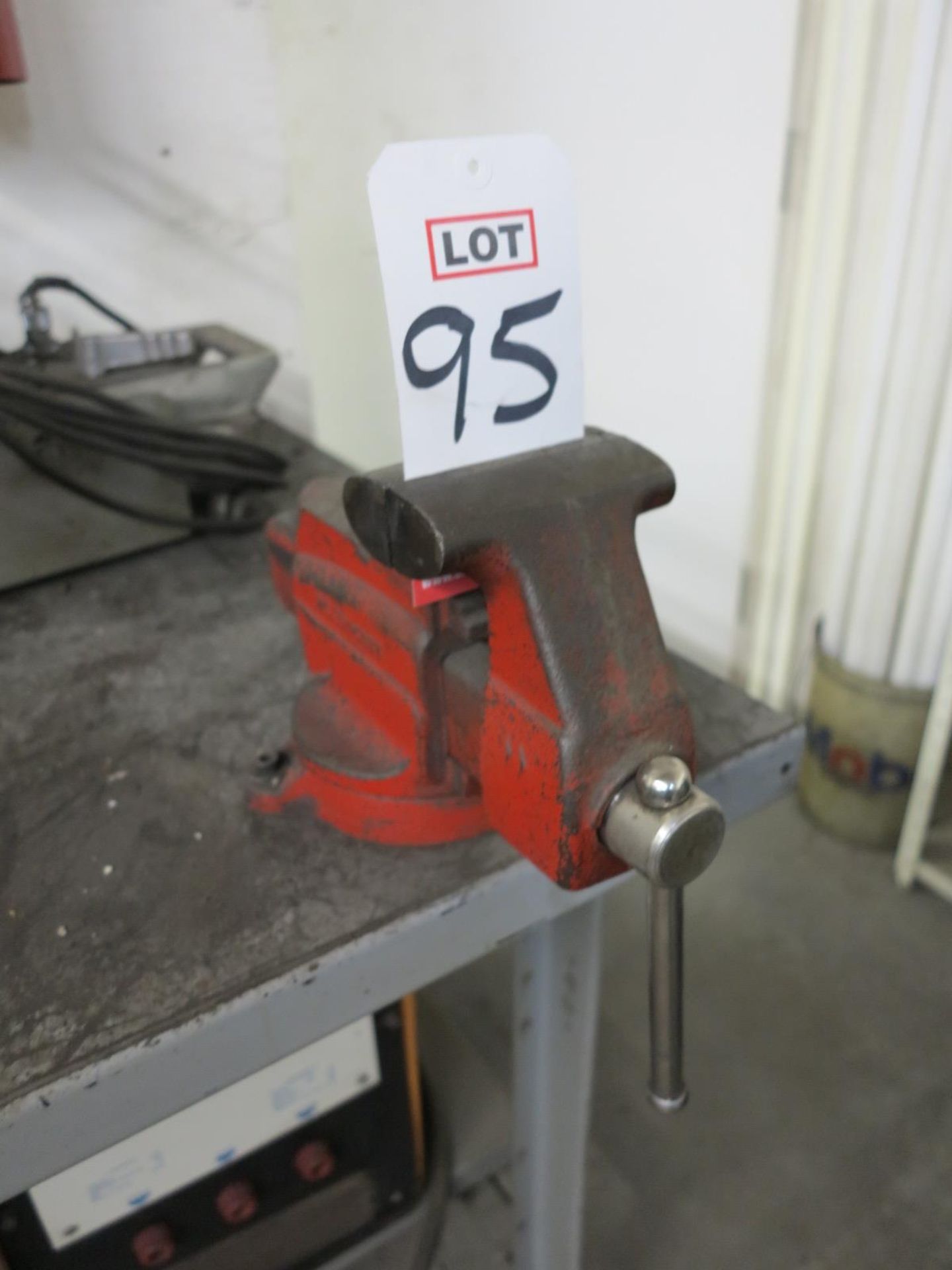 5" CRAFTSMAN BENCH VISE