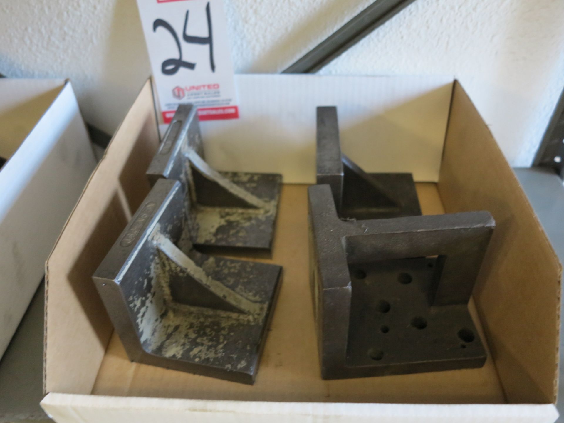 LOT - (4) ANGLE PLATES