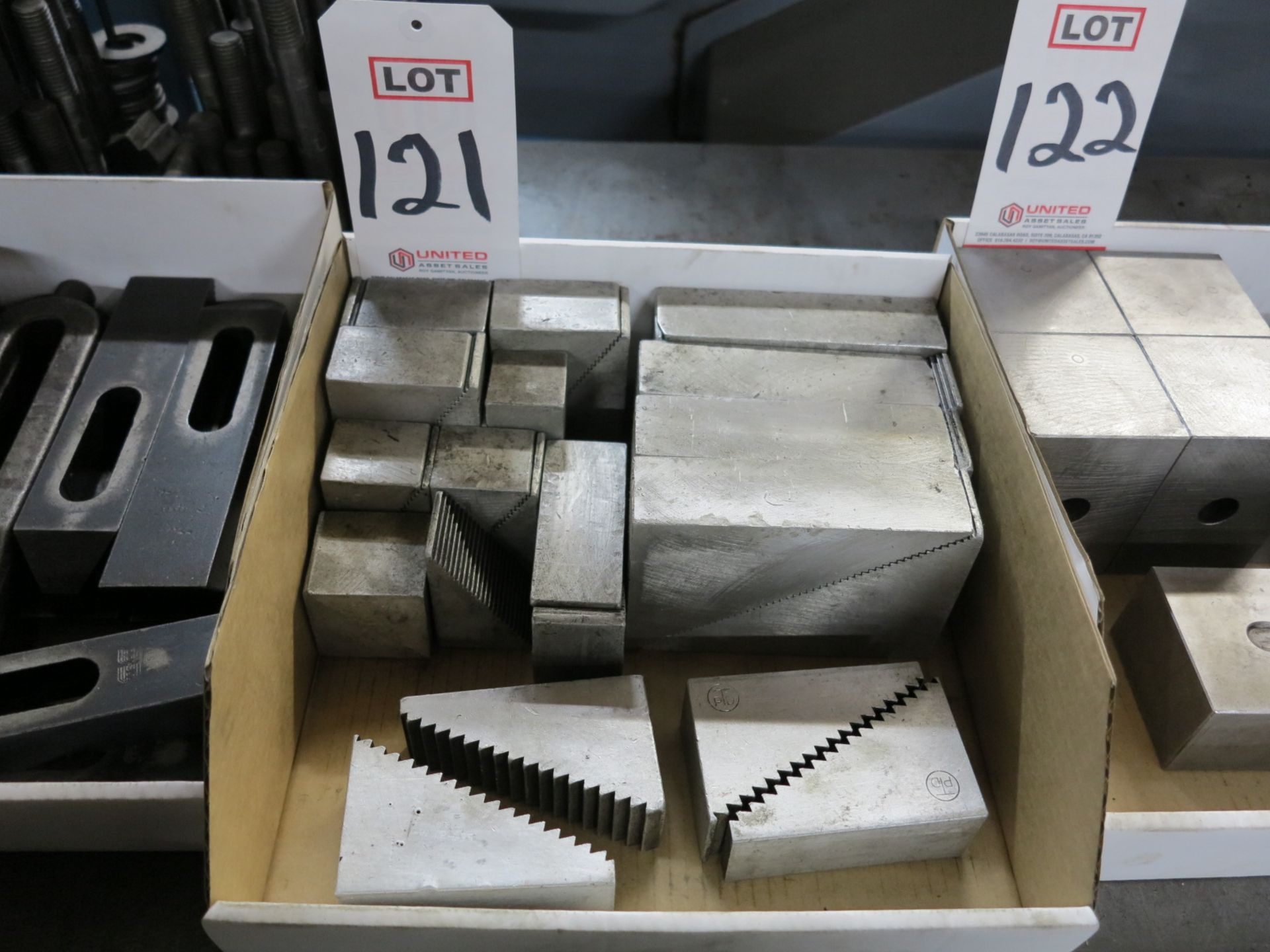 LOT - ALUMINUM STEP BLOCKS