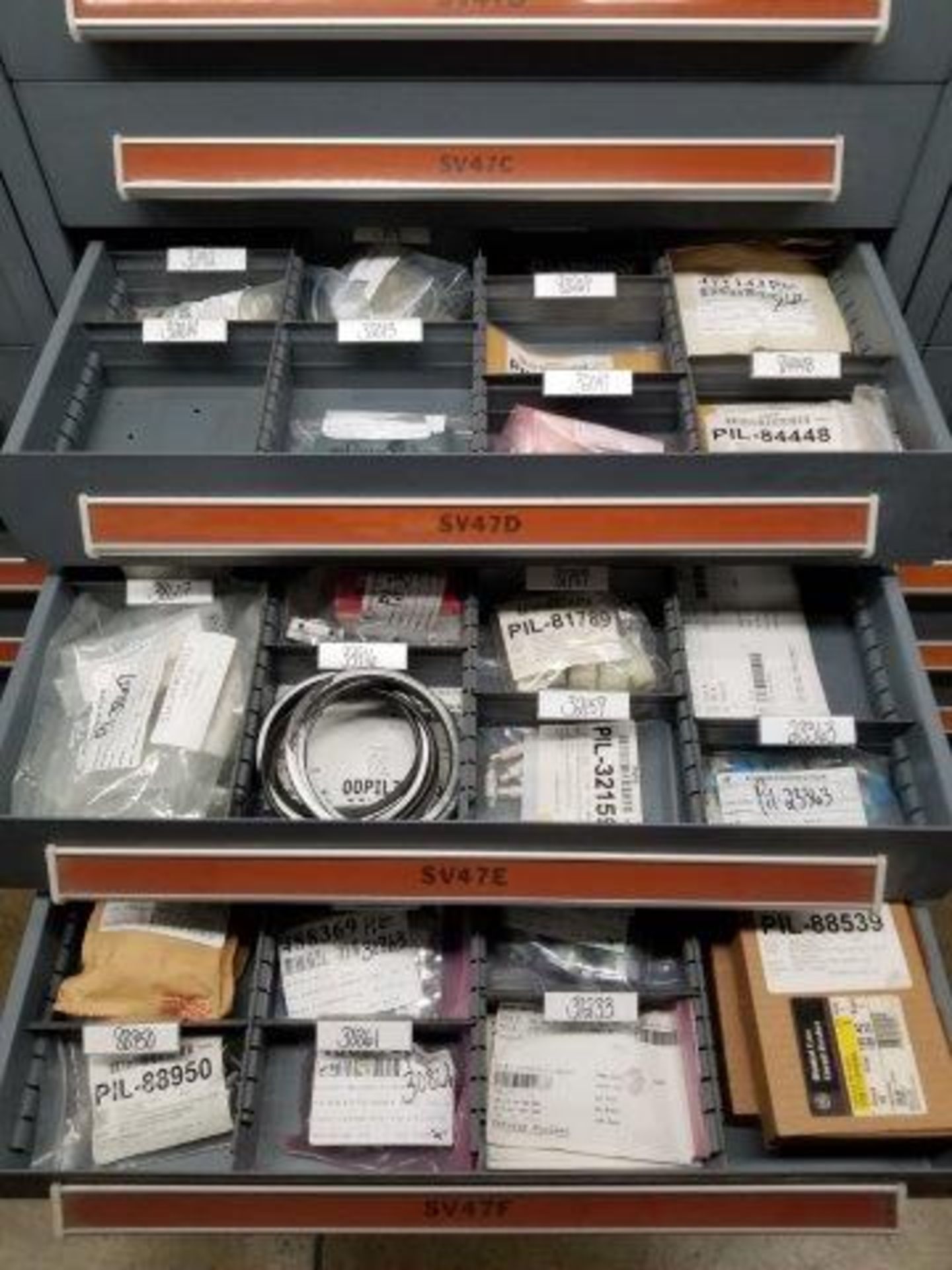 LOT - CONTENTS ONLY OF (10) VIDMAR CABINETS, CONSISTING OF ASSORTED HARDWARE, GASKETS, ELECTRICAL - Image 11 of 32