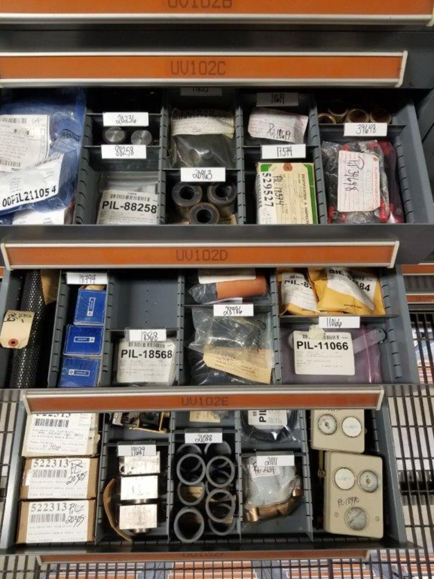 LOT - CONTENTS ONLY OF (16) VIDMAR CABINETS, CONSISTING OF ASSORTED HARDWARE, ELECTRICAL - Image 6 of 41