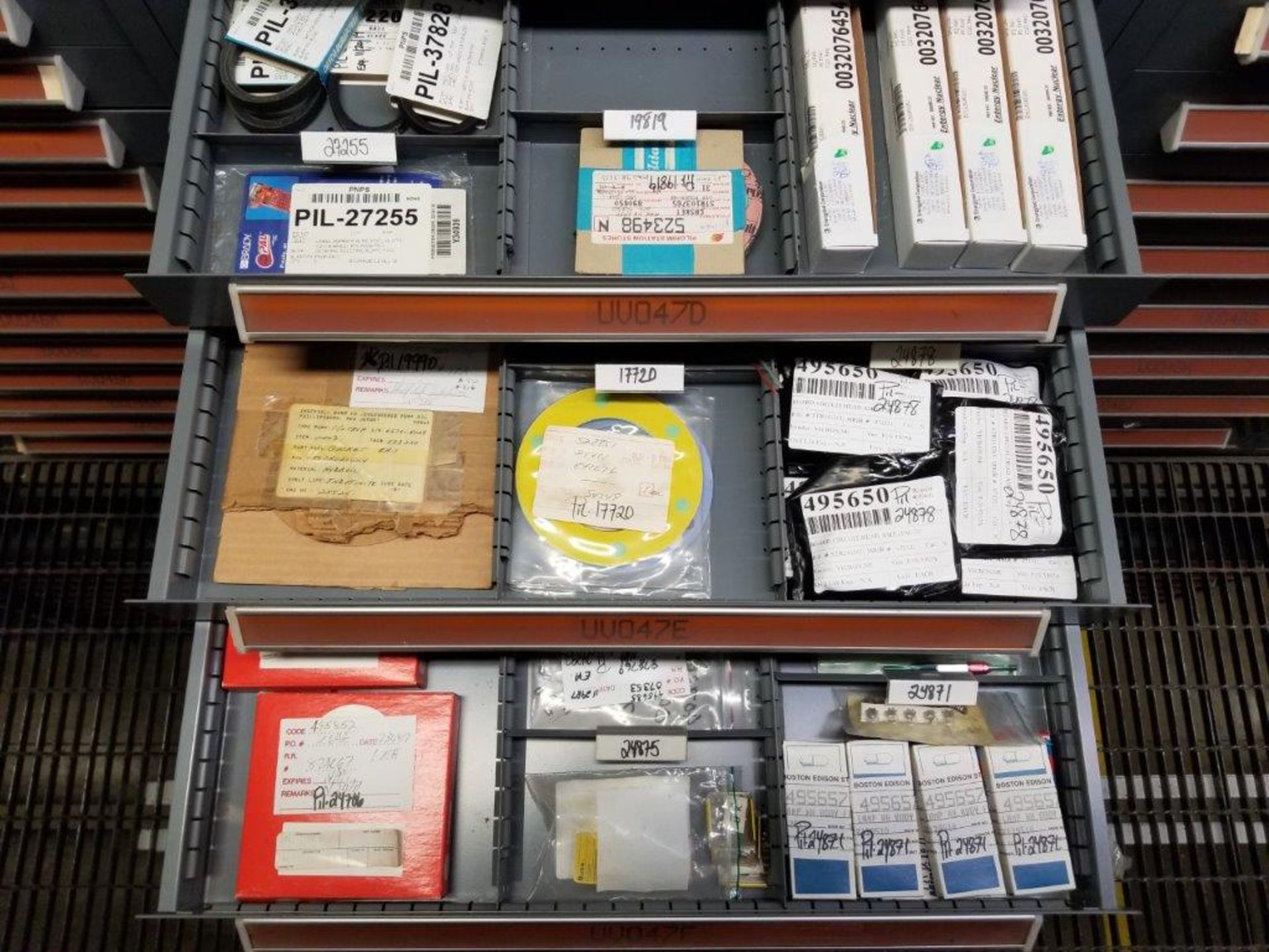 LOT - CONTENTS ONLY OF (10) VIDMAR CABINETS, CONSISTING OF ASSORTED HARDWARE, ELECTRICAL - Image 9 of 33