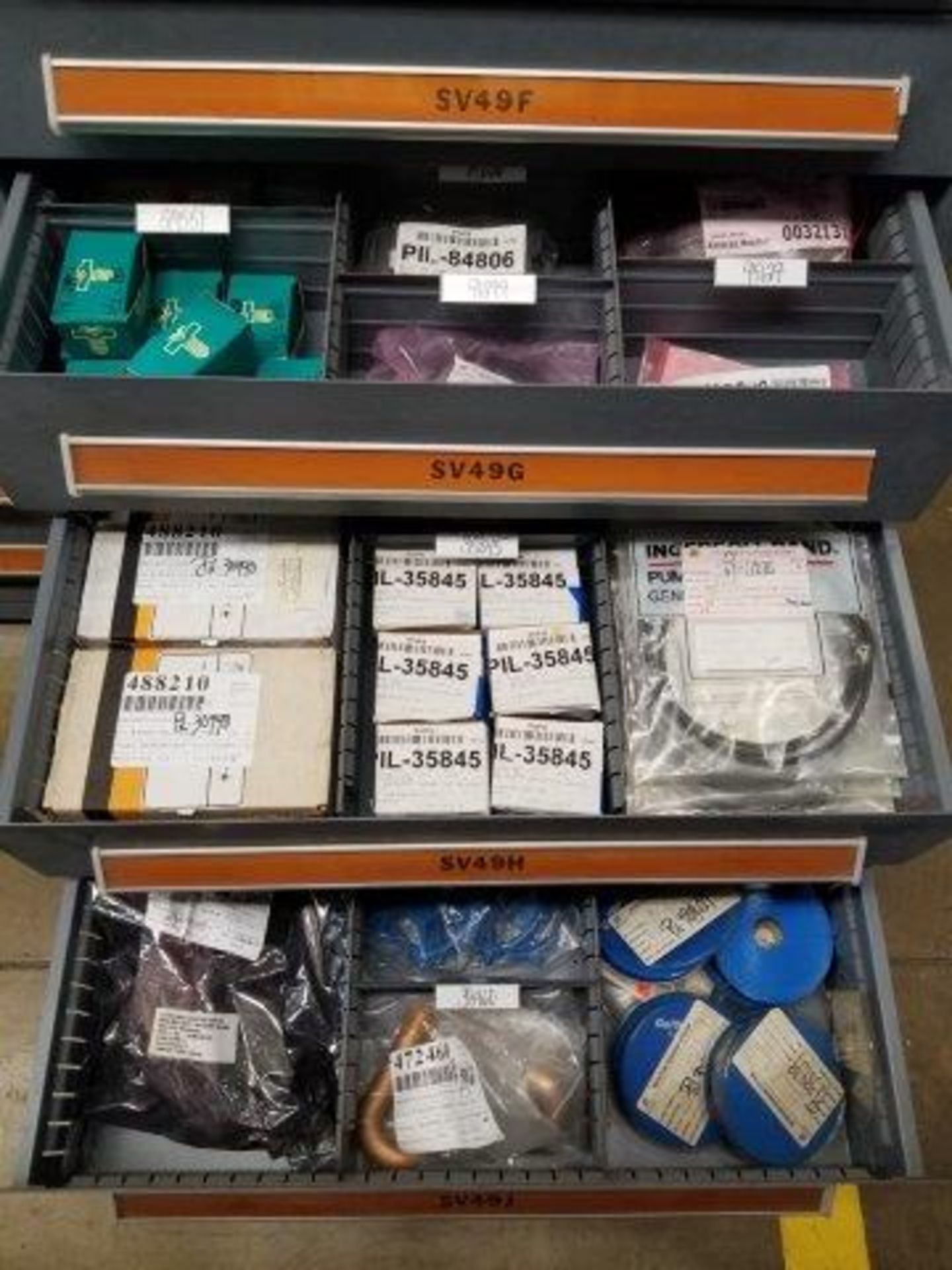 LOT - CONTENTS ONLY OF (10) VIDMAR CABINETS, CONSISTING OF ASSORTED HARDWARE, GASKETS, ELECTRICAL - Image 21 of 32