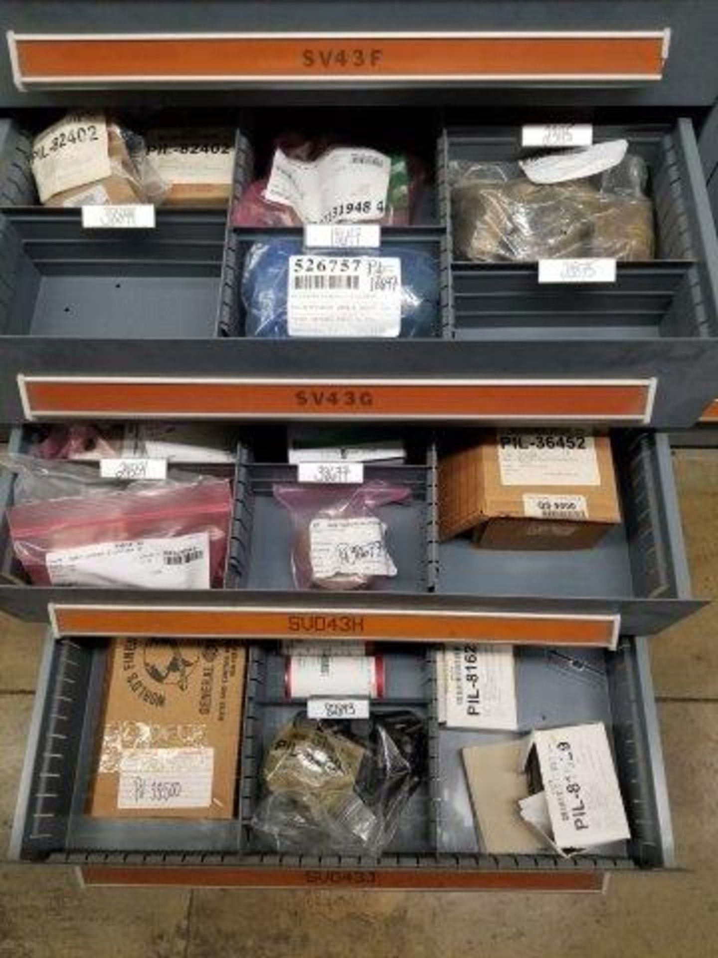 LOT - CONTENTS ONLY OF (14) VIDMAR CABINETS, CONSISTING OF ASSORTED HARDWARE, GASKETS, ELECTRICAL - Image 25 of 42