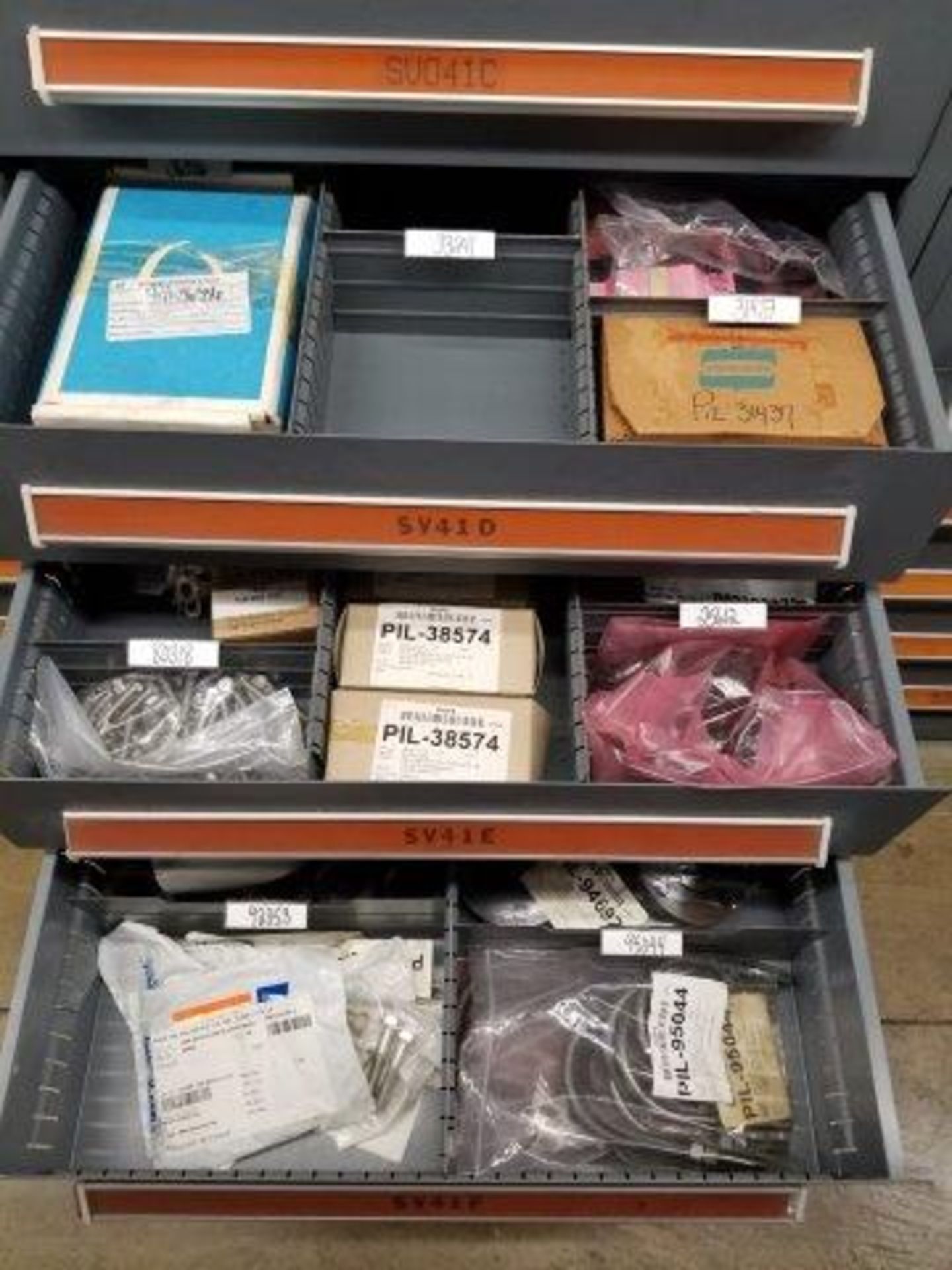 LOT - CONTENTS ONLY OF (14) VIDMAR CABINETS, CONSISTING OF ASSORTED HARDWARE, GASKETS, ELECTRICAL - Image 16 of 42