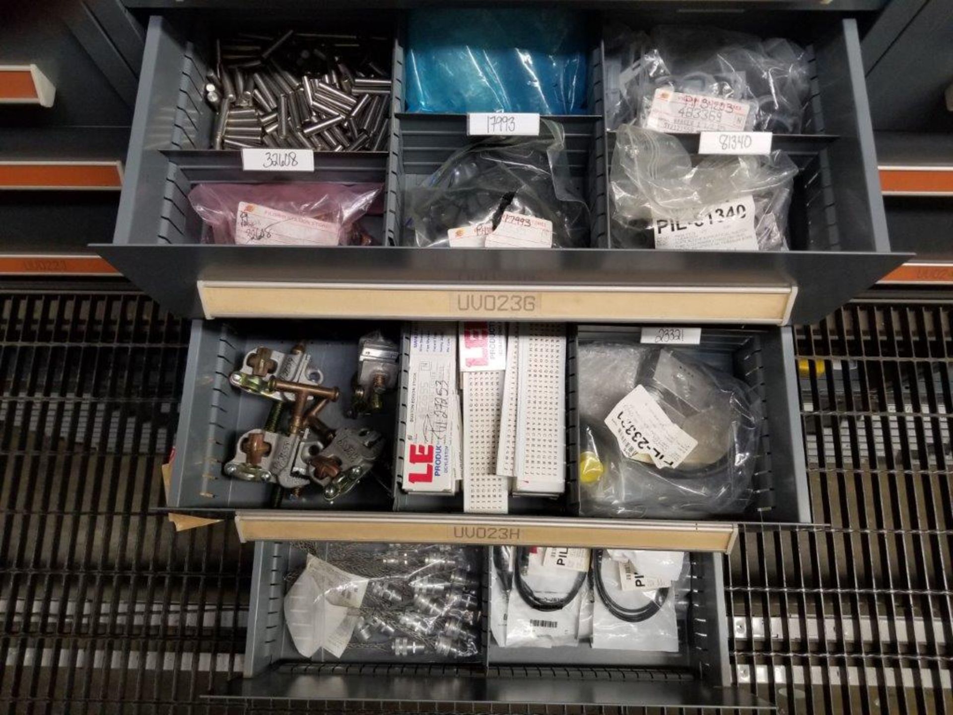 LOT - CONTENTS ONLY OF (17) VIDMAR CABINETS, CONSISTING OF ASSORTED HARDWARE, ELECTRICAL - Image 27 of 43