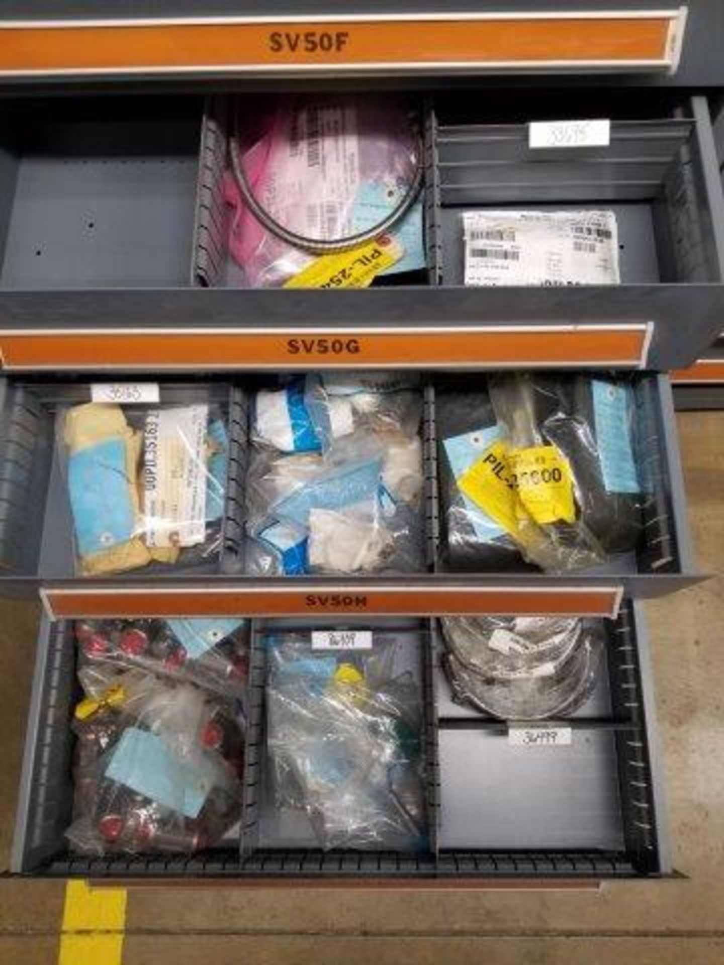 LOT - CONTENTS ONLY OF (10) VIDMAR CABINETS, CONSISTING OF ASSORTED HARDWARE, GASKETS, ELECTRICAL - Image 25 of 32