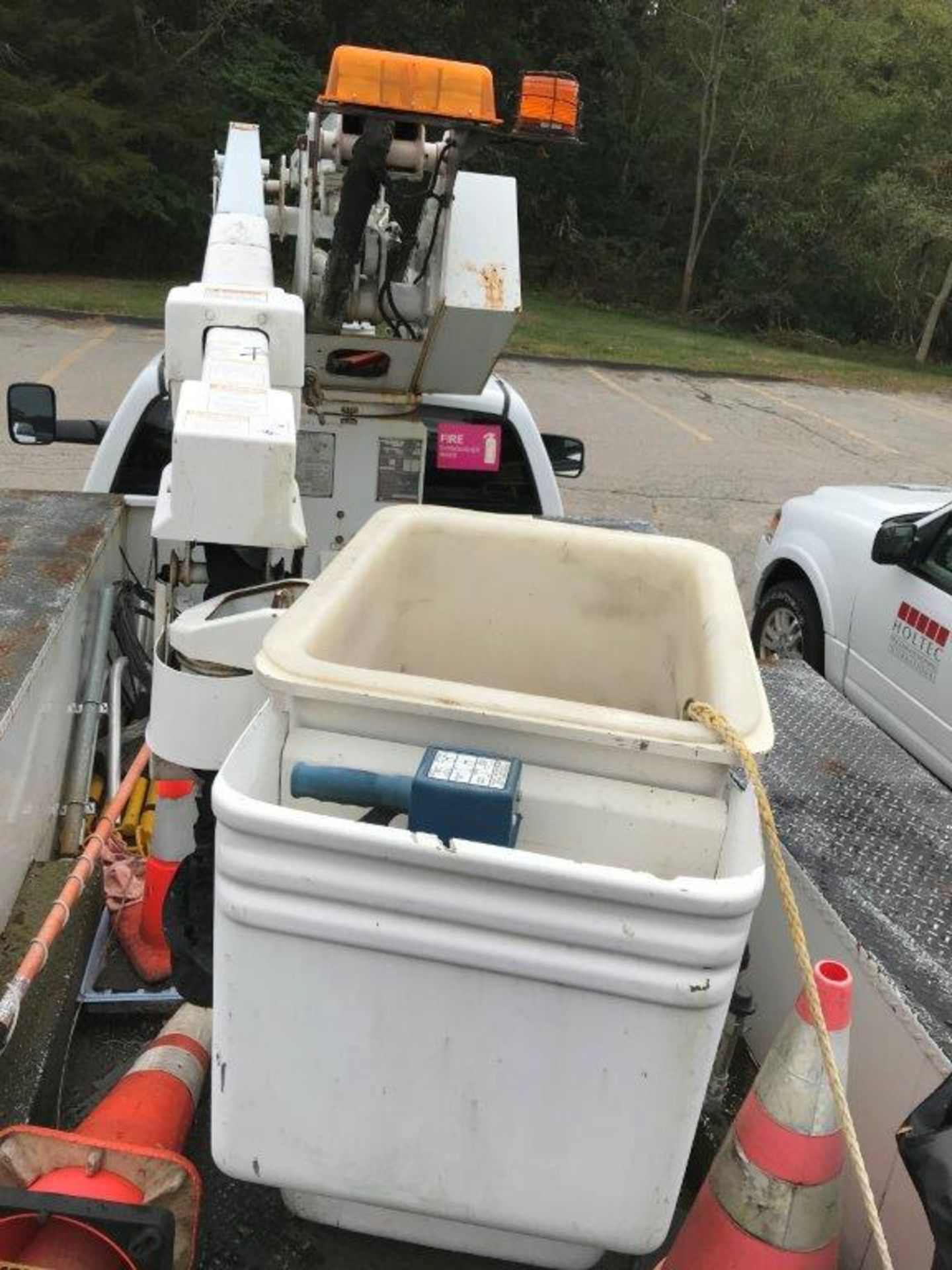 2008 DODGE RAM CHASSIS CAB 5500 SLT HEAVY DUTY BOOM TRUCK, CUMMINS 6.7 L TURBO DIESEL ENGINE, - Image 4 of 10