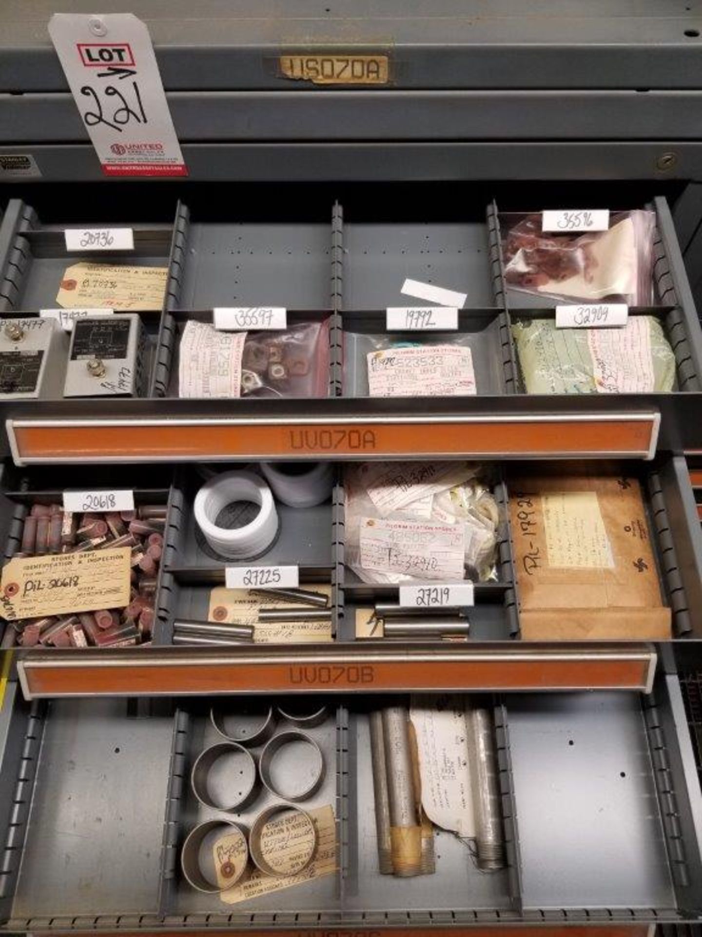 LOT - CONTENTS ONLY OF (16) VIDMAR CABINETS, CONSISTING OF ASSORTED HARDWARE, ELECTRICAL - Image 26 of 41