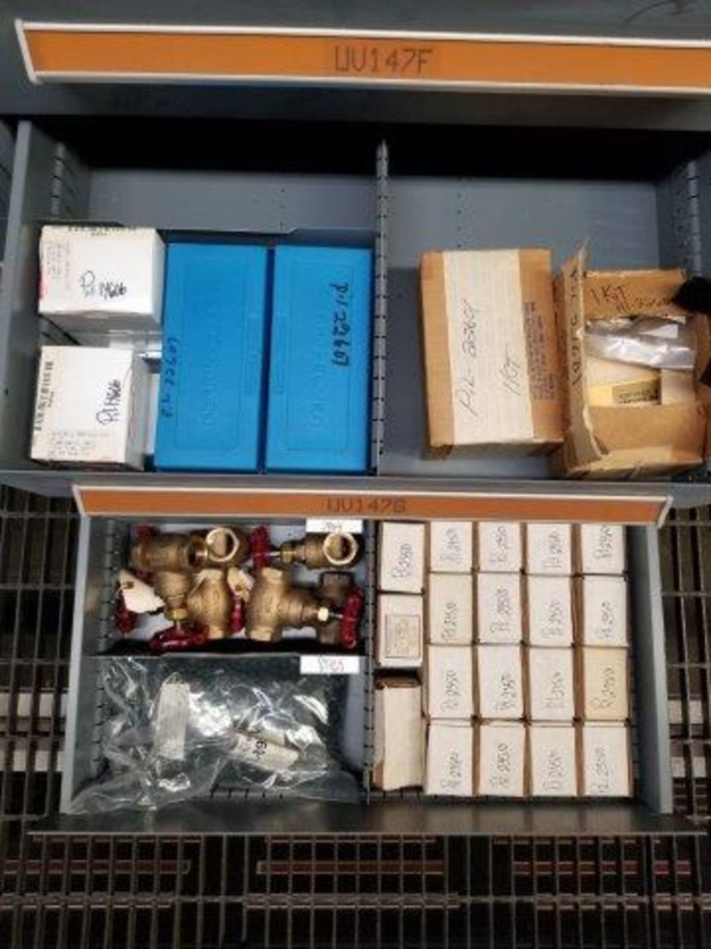 LOT - CONTENTS ONLY OF (14) VIDMAR CABINETS, CONSISTING OF ASSORTED HARDWARE, ELECTRICAL - Image 11 of 50