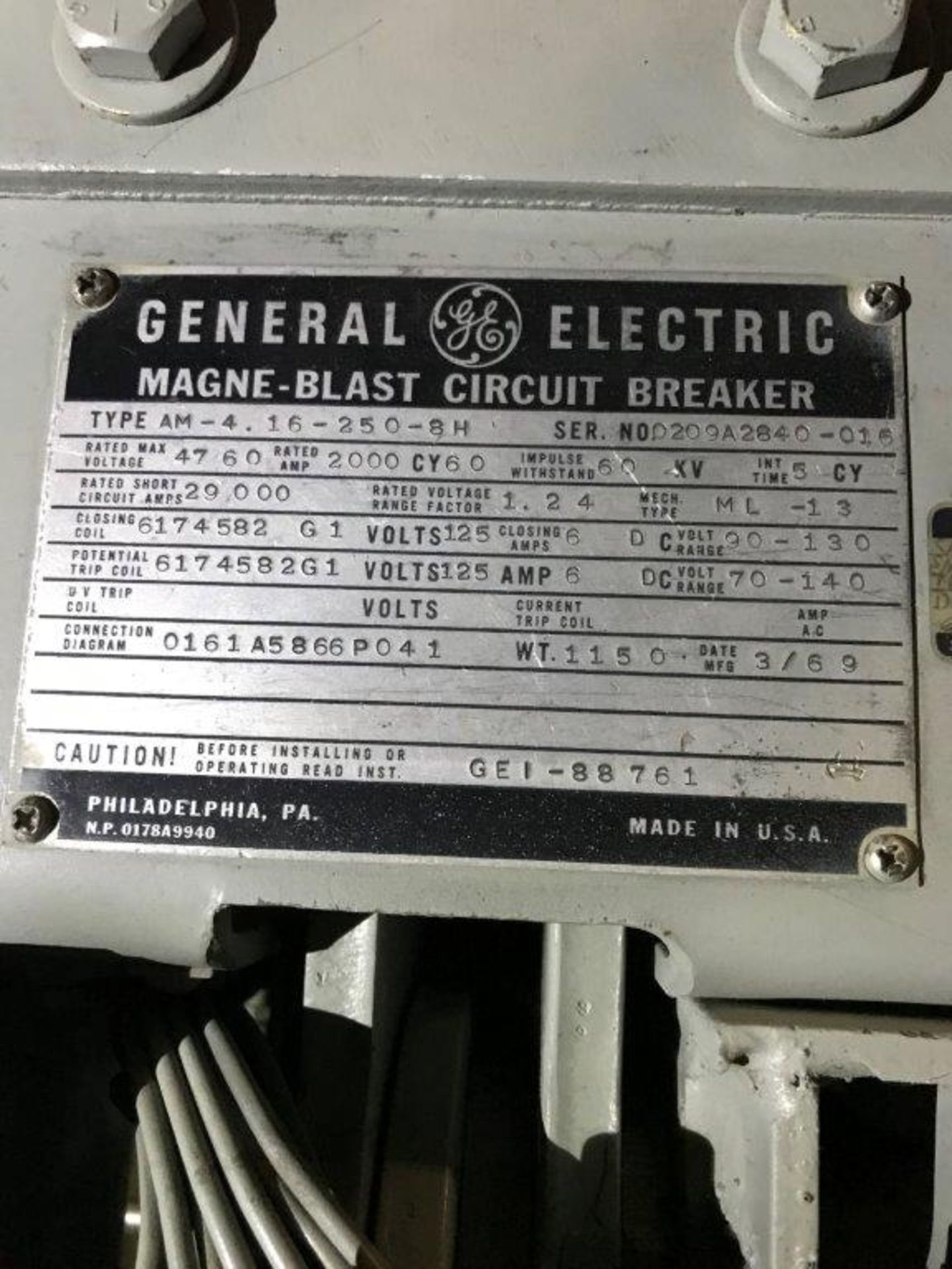 GENERAL ELECTRIC MANGE-BLAST CIRCUIT BREAKER, TYPE AM-4.16-250-8H, 4760 VOLT, 2000 AMP (LOCATION: - Image 2 of 2