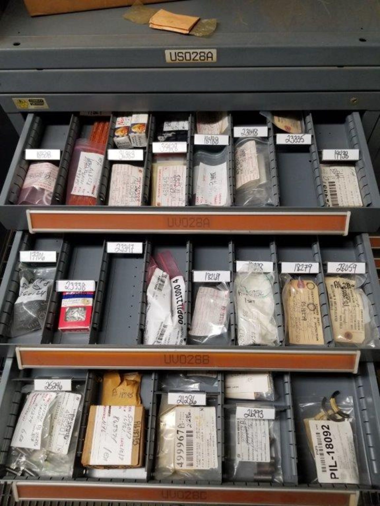 LOT - CONTENTS ONLY OF (17) VIDMAR CABINETS, CONSISTING OF ASSORTED HARDWARE, ELECTRICAL - Image 38 of 43