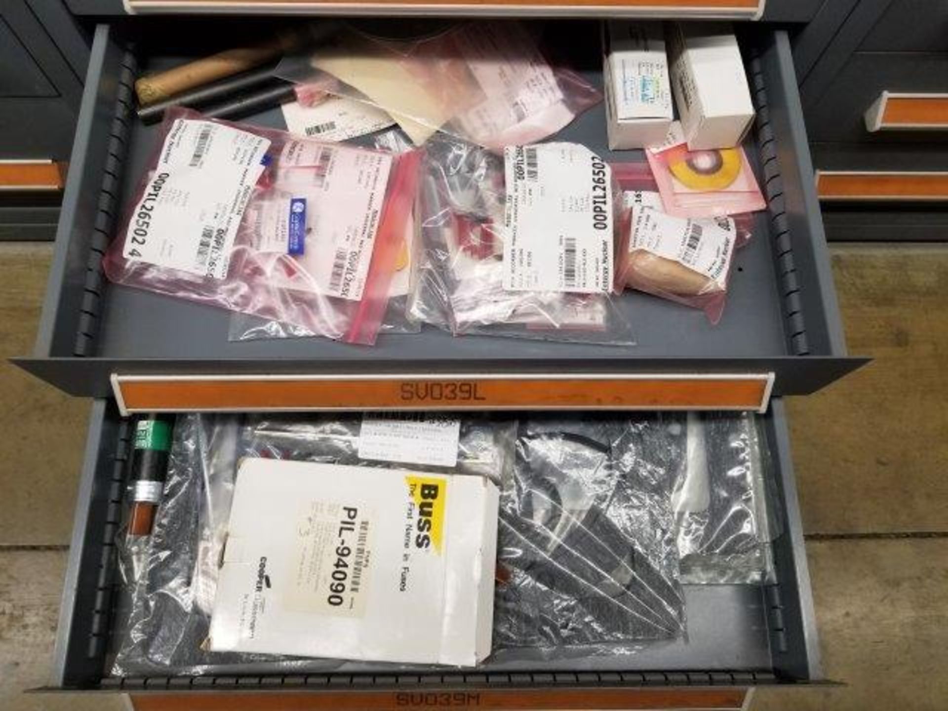 LOT - CONTENTS ONLY OF (14) VIDMAR CABINETS, CONSISTING OF ASSORTED HARDWARE, GASKETS, ELECTRICAL - Image 9 of 42