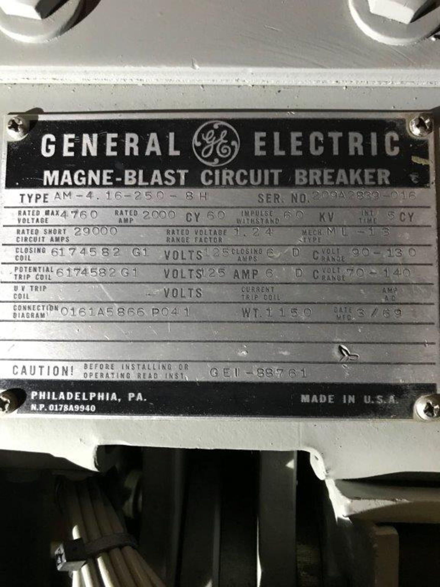 GENERAL ELECTRIC MANGE-BLAST CIRCUIT BREAKER, TYPE AM-4.16-250-8H, 4760 VOLT, 2000 AMP (LOCATION: - Image 2 of 2