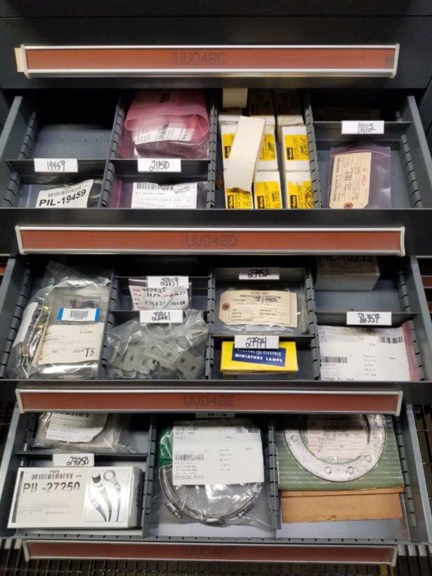 LOT - CONTENTS ONLY OF (10) VIDMAR CABINETS, CONSISTING OF ASSORTED HARDWARE, ELECTRICAL - Image 12 of 33