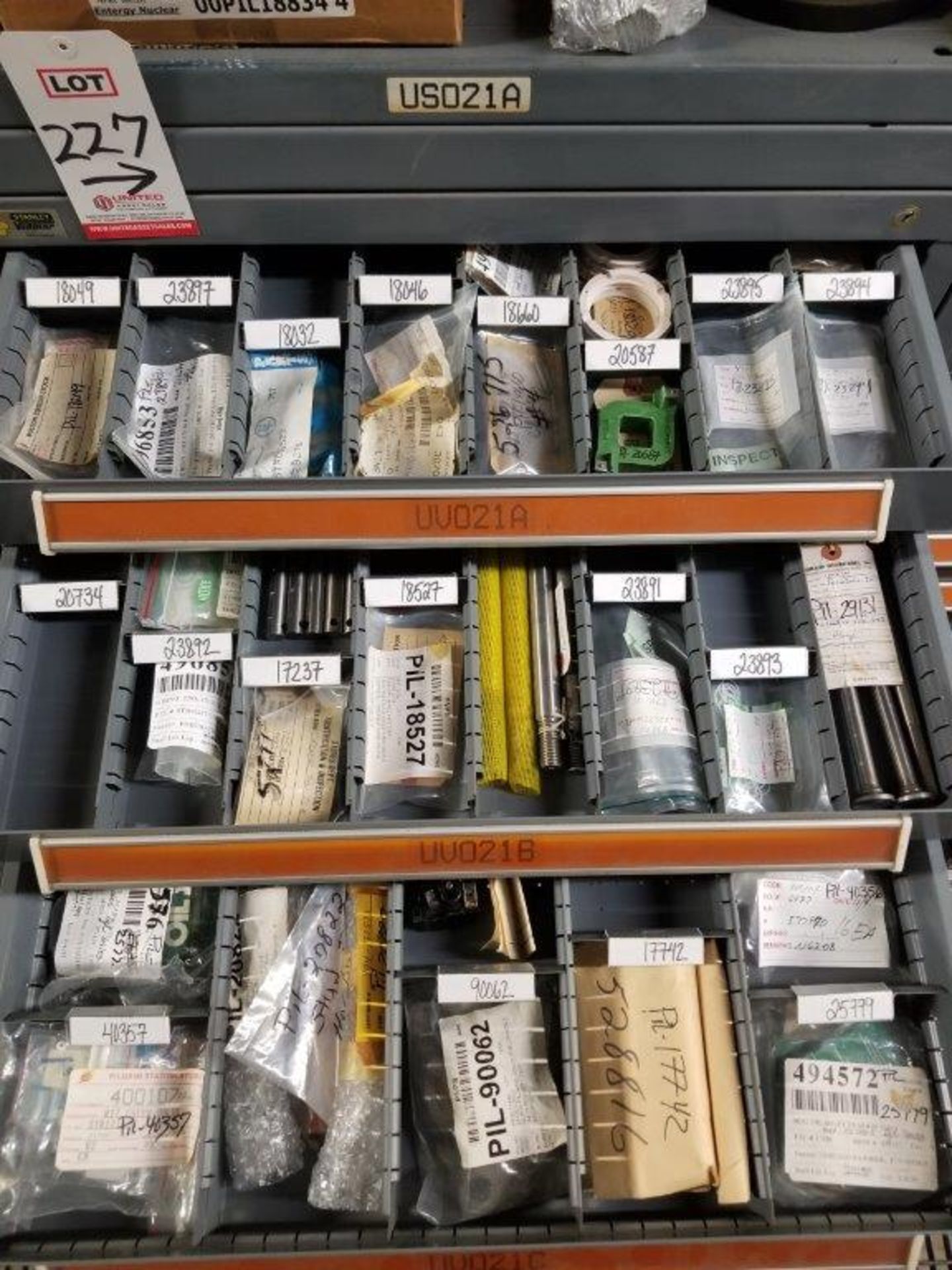 LOT - CONTENTS ONLY OF (17) VIDMAR CABINETS, CONSISTING OF ASSORTED HARDWARE, ELECTRICAL - Image 19 of 43