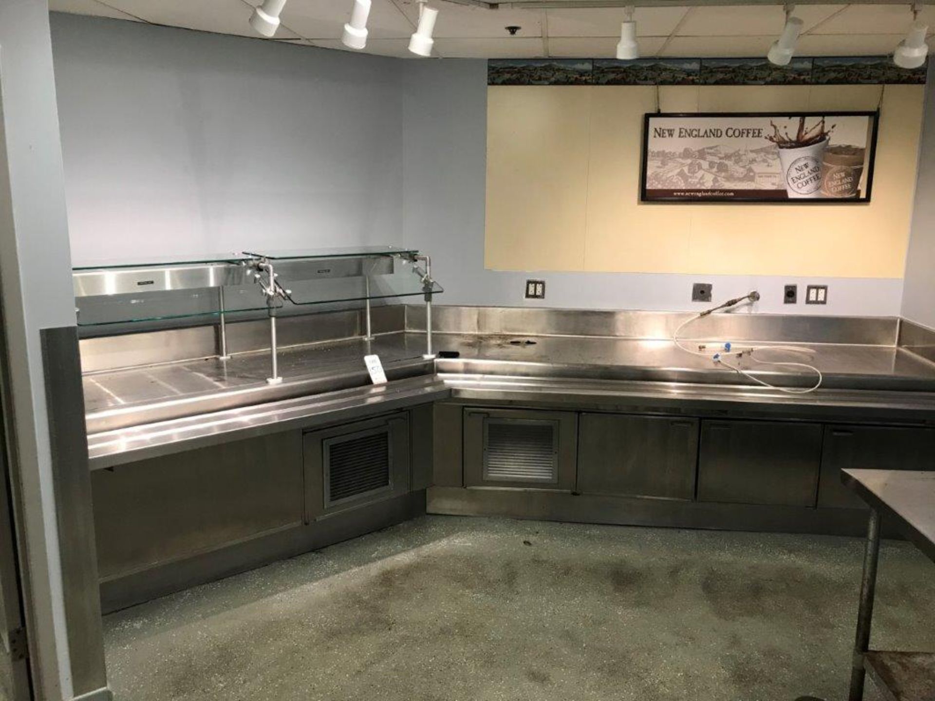 ANGLED STAINLESS STEEL FOOD SERVICE TABLE, APPROX. 14', W/ 68" HEAT LAMP