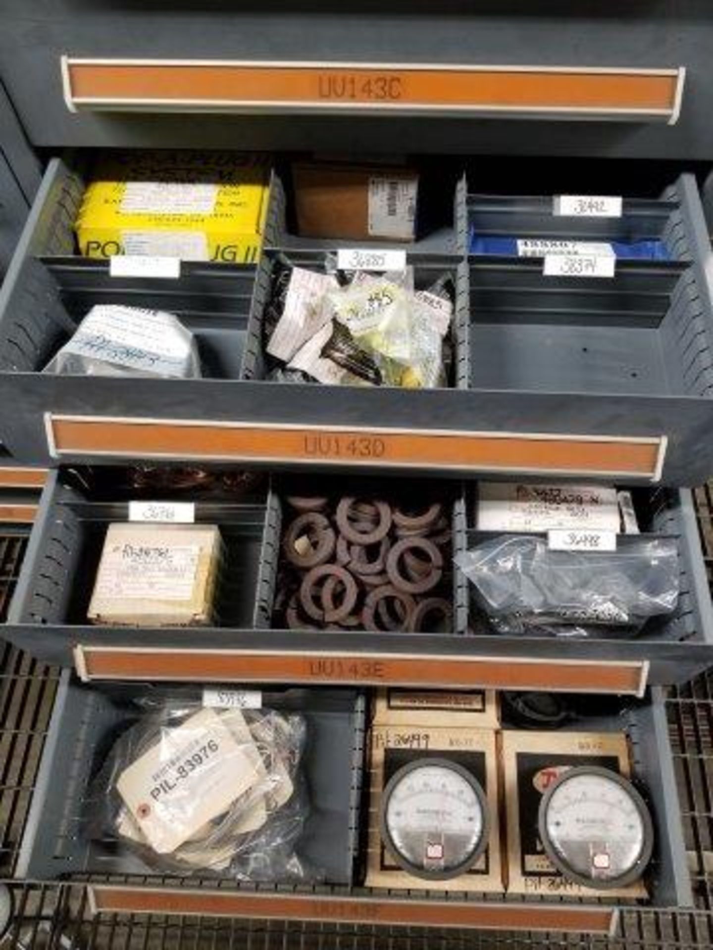 LOT - CONTENTS ONLY OF (14) VIDMAR CABINETS, CONSISTING OF ASSORTED HARDWARE, ELECTRICAL - Image 17 of 50