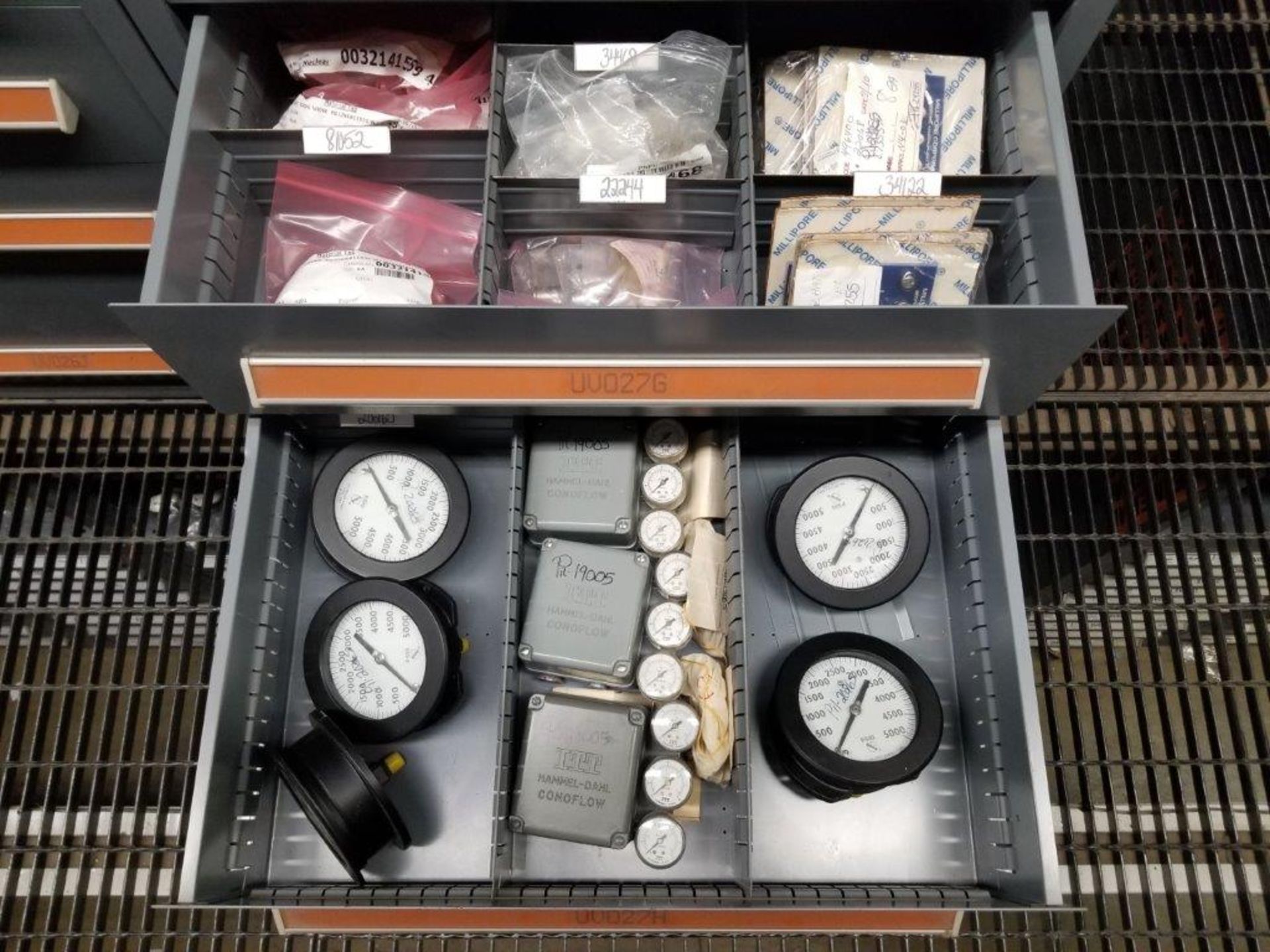 LOT - CONTENTS ONLY OF (17) VIDMAR CABINETS, CONSISTING OF ASSORTED HARDWARE, ELECTRICAL - Image 37 of 43