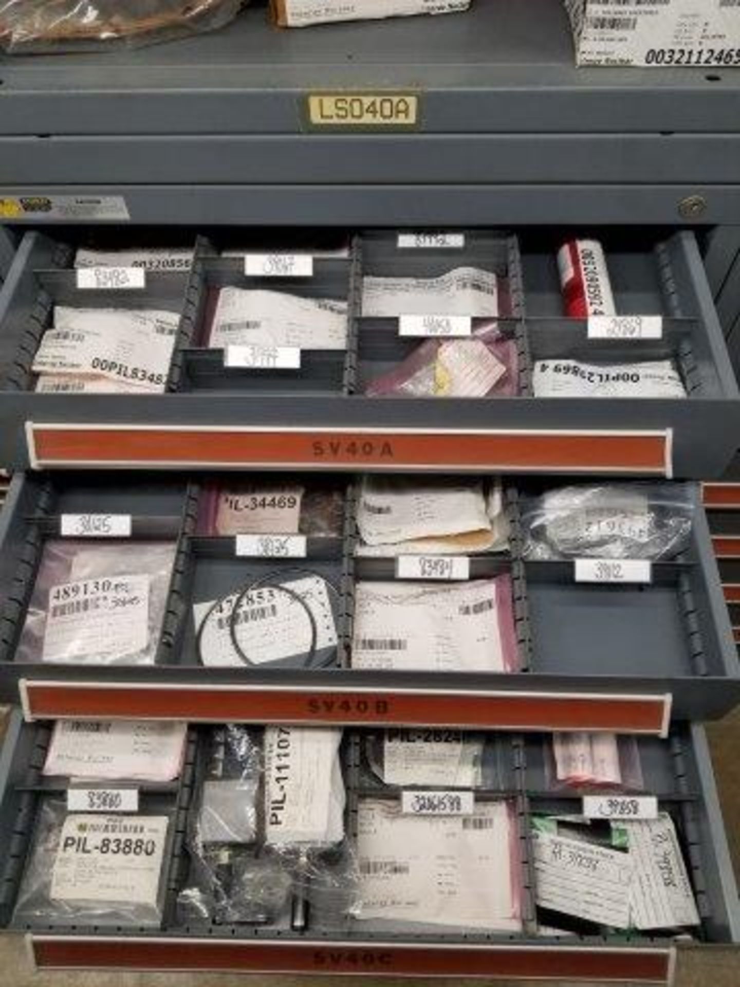 LOT - CONTENTS ONLY OF (14) VIDMAR CABINETS, CONSISTING OF ASSORTED HARDWARE, GASKETS, ELECTRICAL - Image 11 of 42