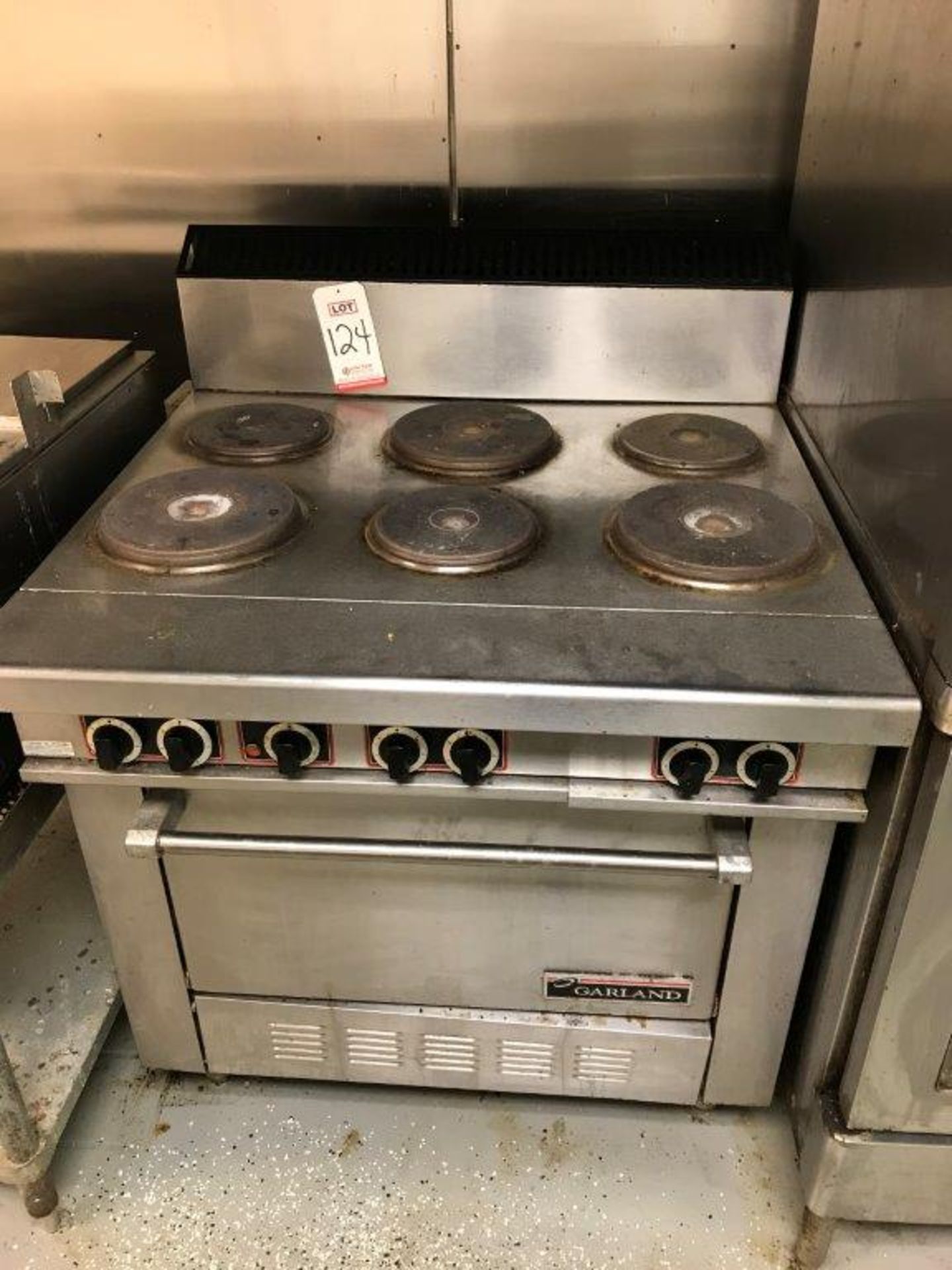 GARLAND 6-BURNER ELECTRIC COOK TOP, 36" X 36", W/ 24" X 20" OVEN COMPARTMENT