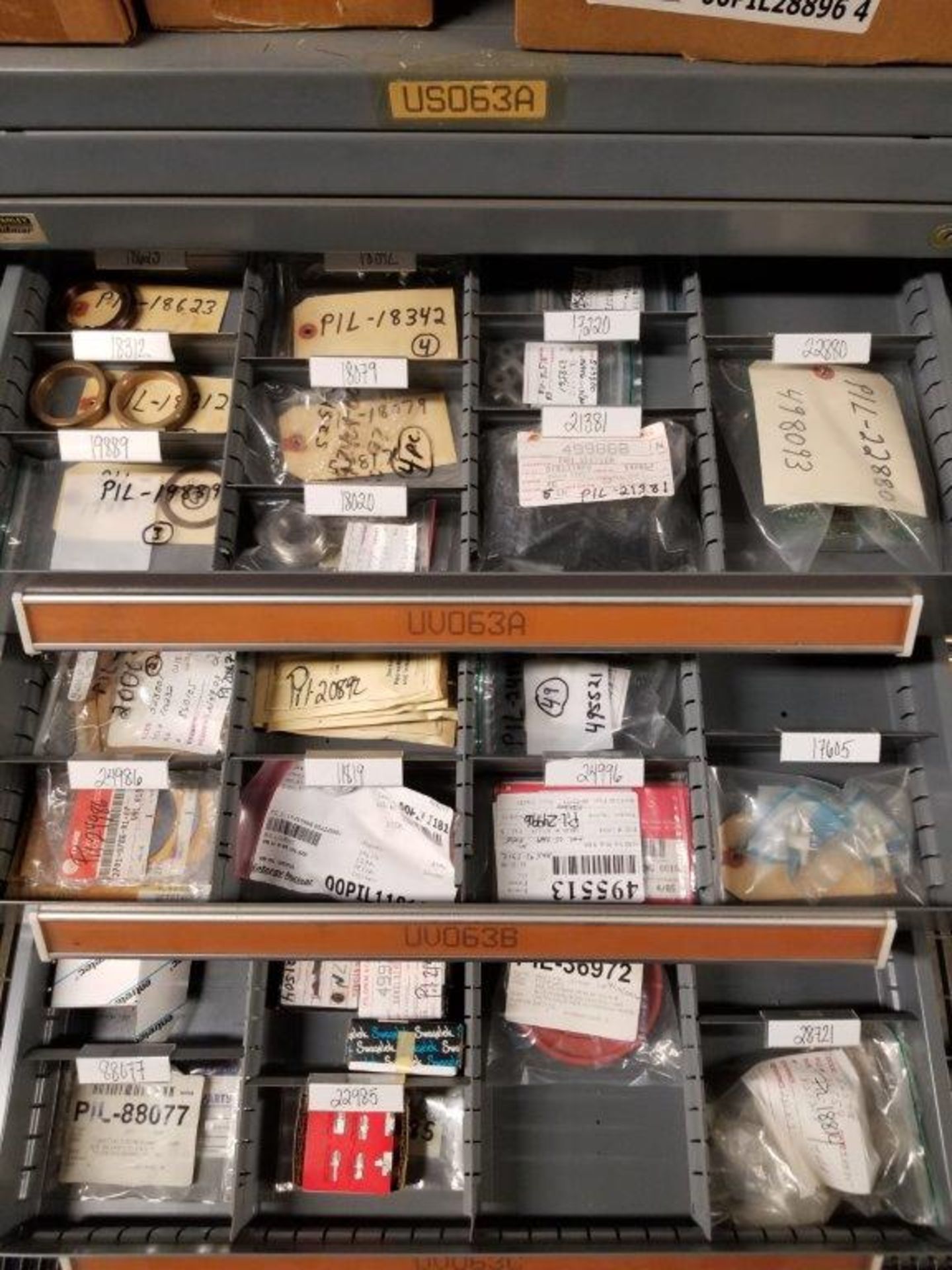 LOT - CONTENTS ONLY OF (14) VIDMAR CABINETS, CONSISTING OF ASSORTED HARDWARE, ELECTRICAL - Image 28 of 48