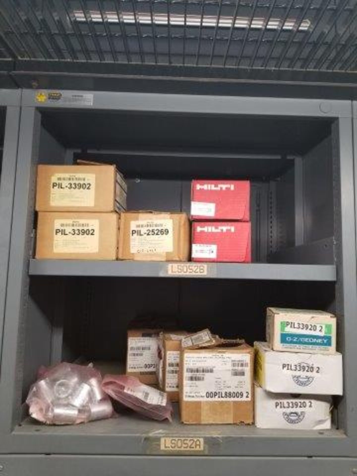 LOT - CONTENTS ONLY OF (10) VIDMAR CABINETS, CONSISTING OF ASSORTED HARDWARE, GASKETS, ELECTRICAL - Image 18 of 32