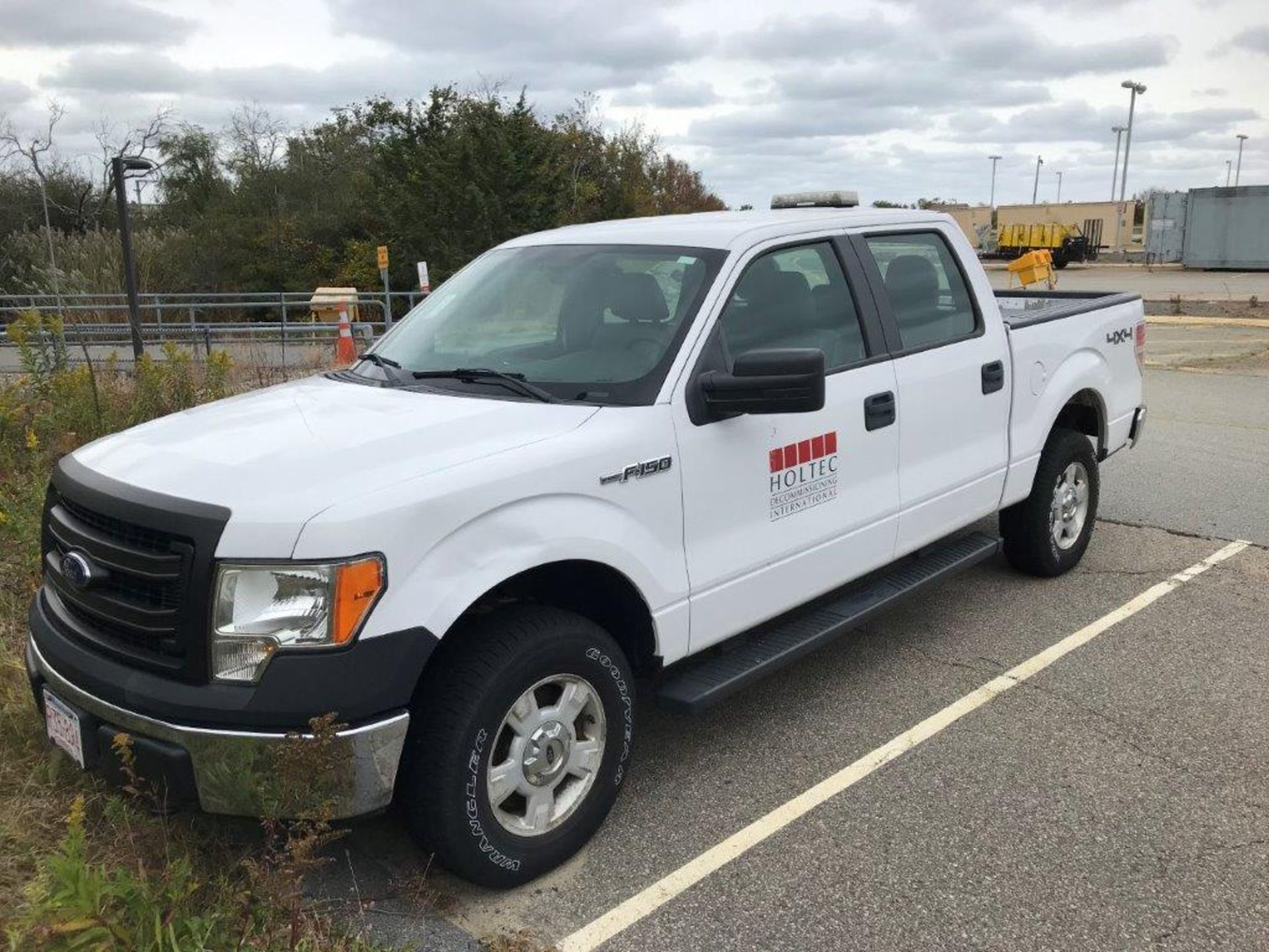 2013 FORD F-150 PICKUP, 5.0 L GAS ENGINE, 4-WHEEL DRIVE, QUAD CAB SHORT BED, AUTOMATIC TRANSMISSION, - Image 2 of 10