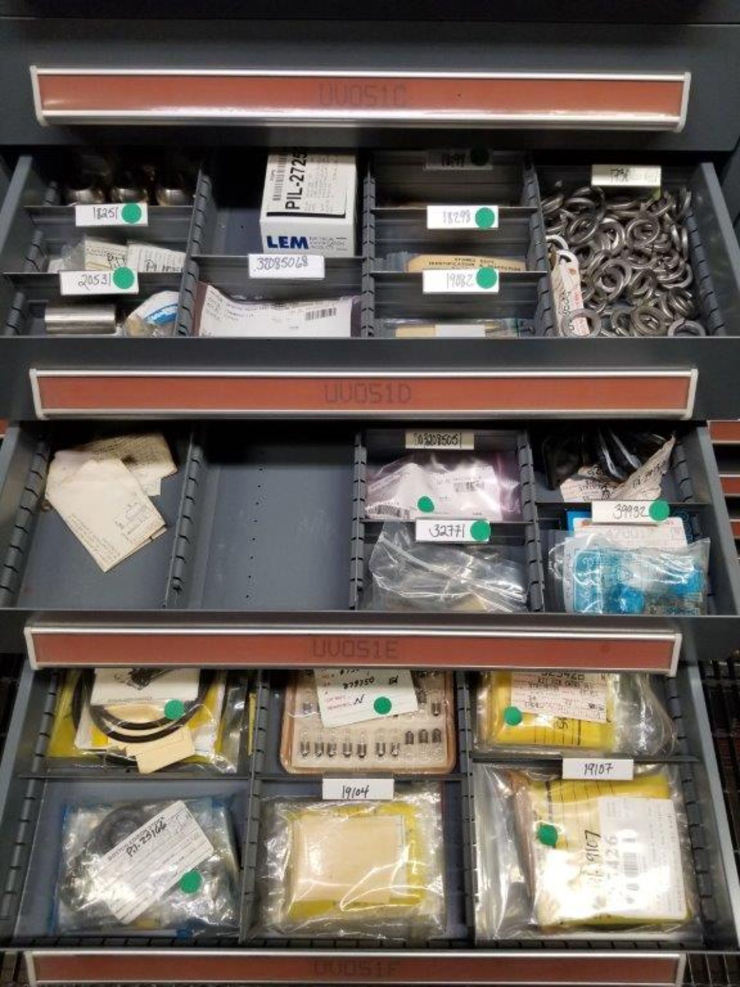 LOT - CONTENTS ONLY OF (10) VIDMAR CABINETS, CONSISTING OF ASSORTED HARDWARE, ELECTRICAL - Image 22 of 33